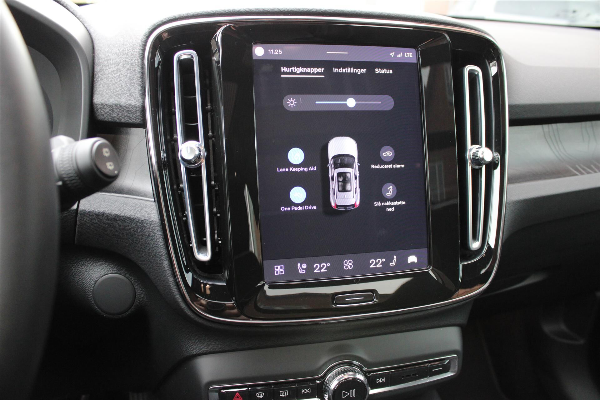 Billede af Volvo XC40 P8 Recharge Twin Ultimate AWD 408HK 5d Aut.