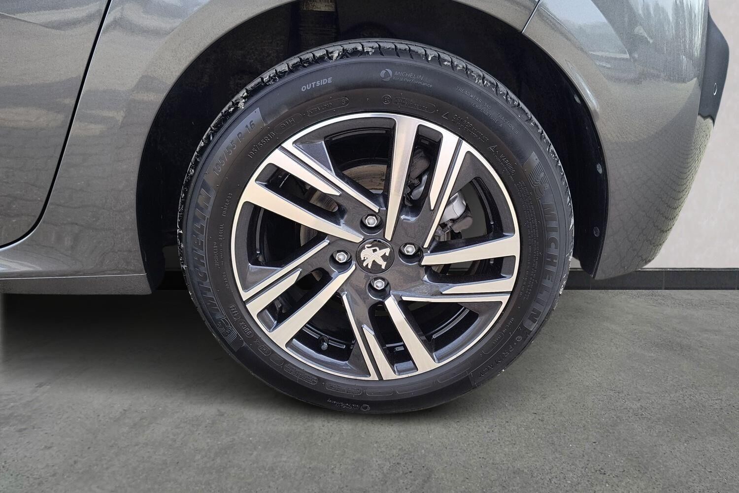 Billede af Peugeot 208 1,2 PureTech Allure Pack 100HK 5d 6g