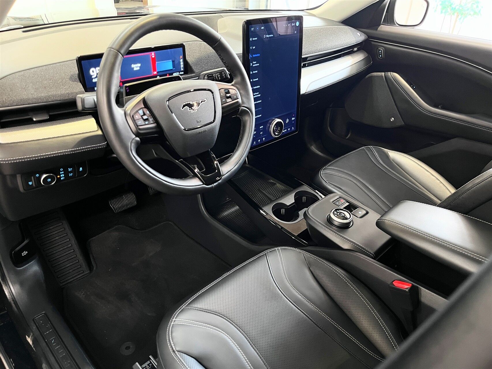 Billede af Ford Mustang Mach-E EL UR Premium 294HK 5d Aut.