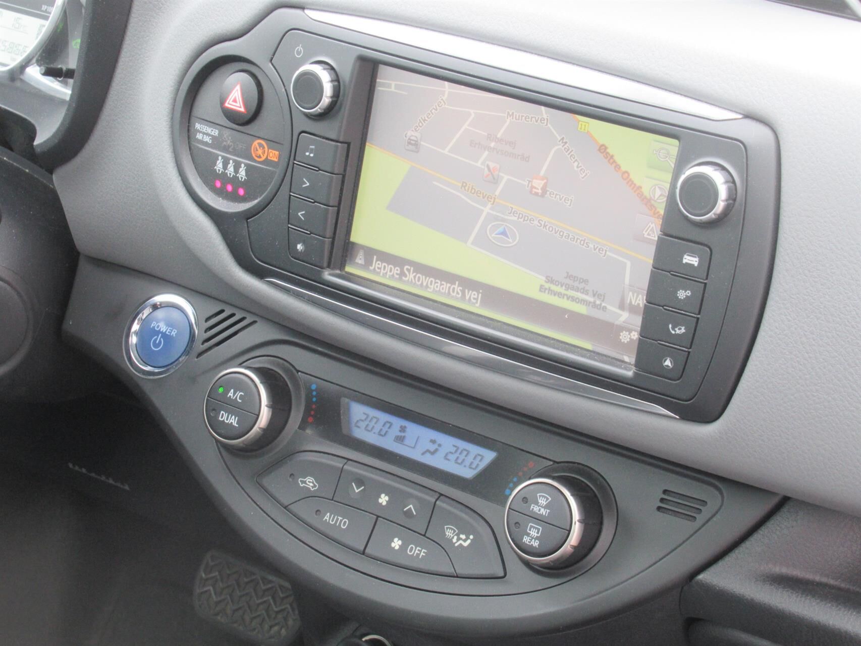 Billede af Toyota Yaris 1,5 Hybrid Pure Safety Sense E-CVT 100HK 5d Trinl. Gear