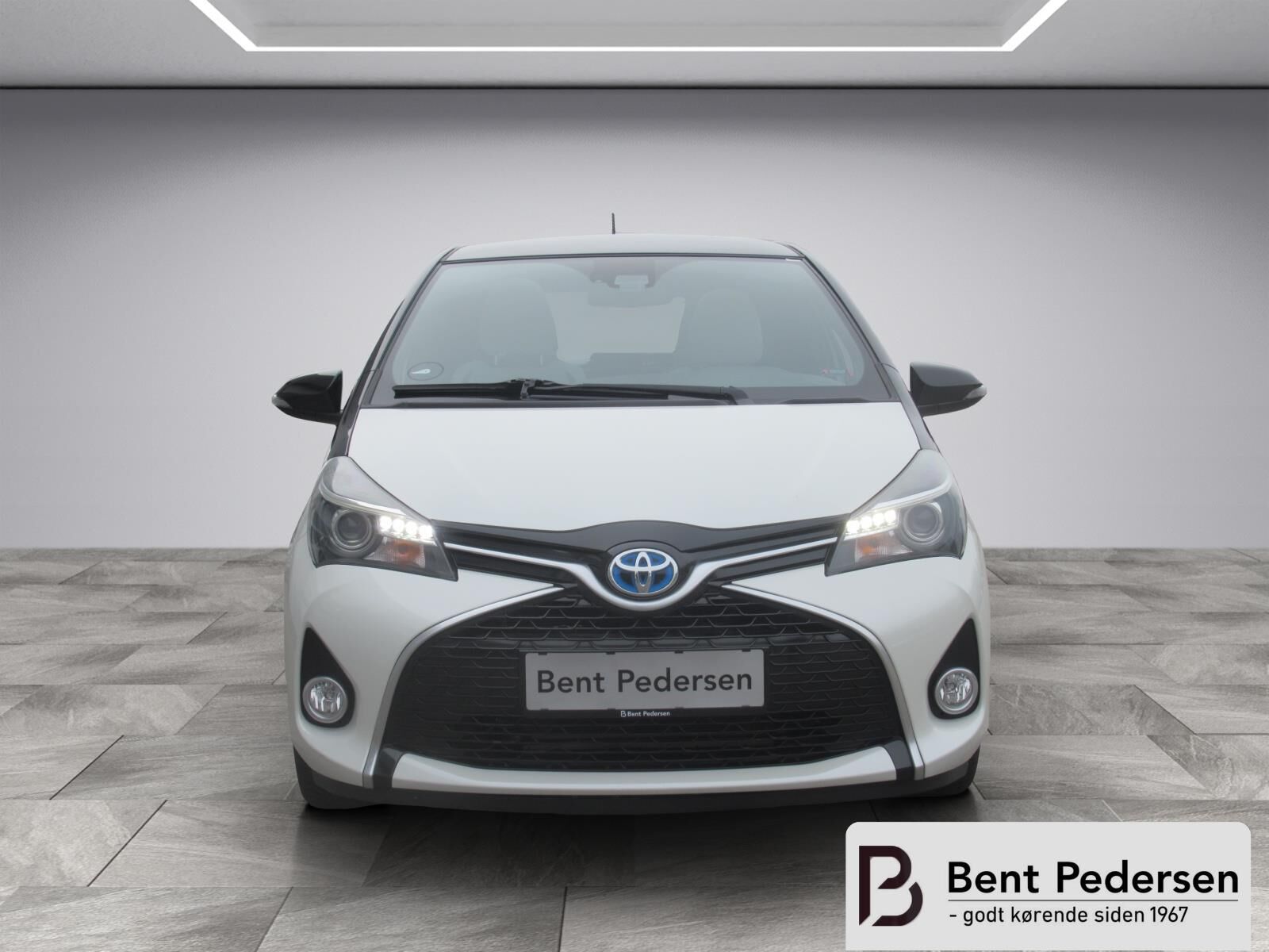 Billede af Toyota Yaris 1,5 Hybrid Pure Safety Sense E-CVT 100HK 5d Trinl. Gear