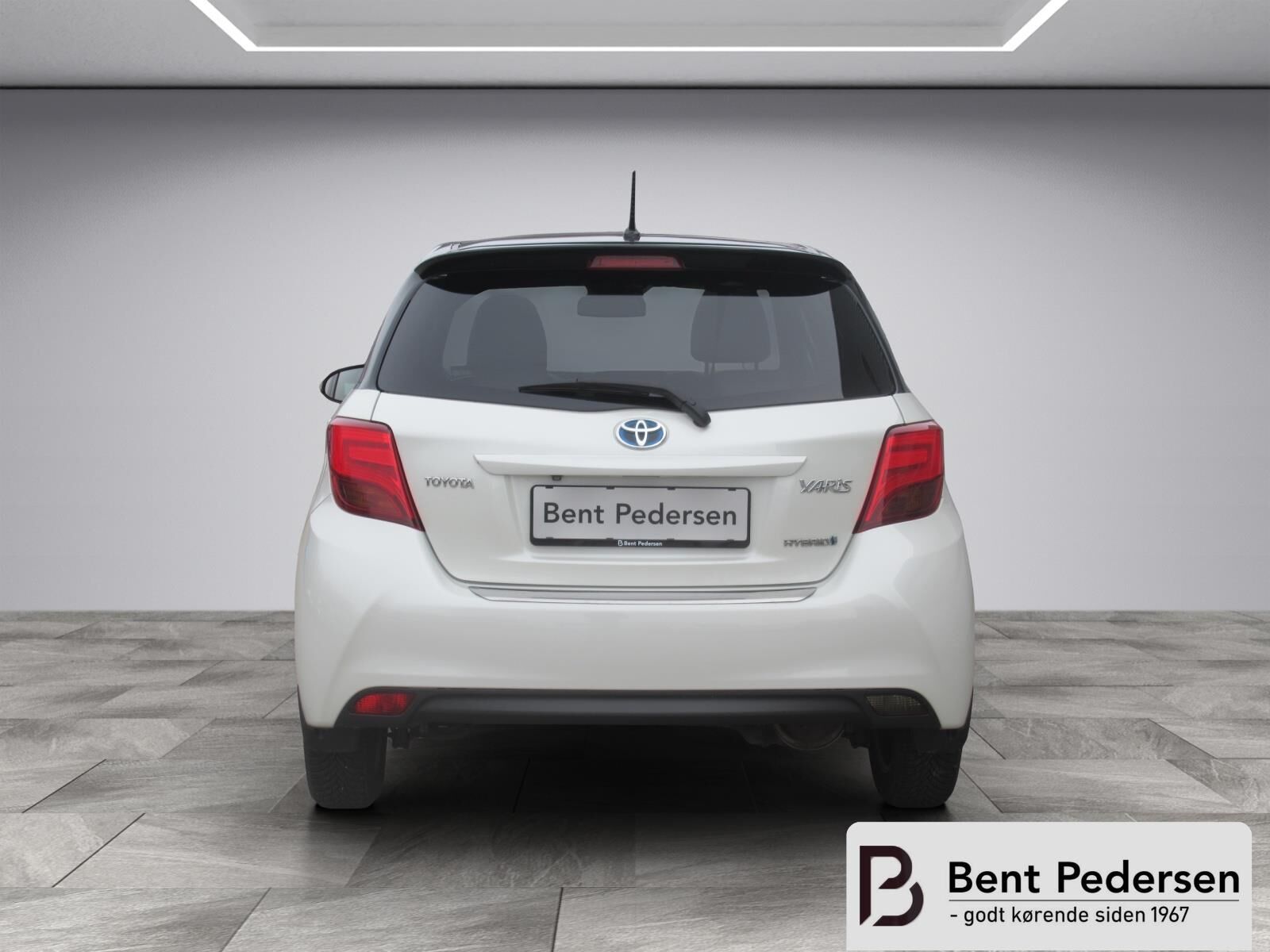 Billede af Toyota Yaris 1,5 Hybrid Pure Safety Sense E-CVT 100HK 5d Trinl. Gear