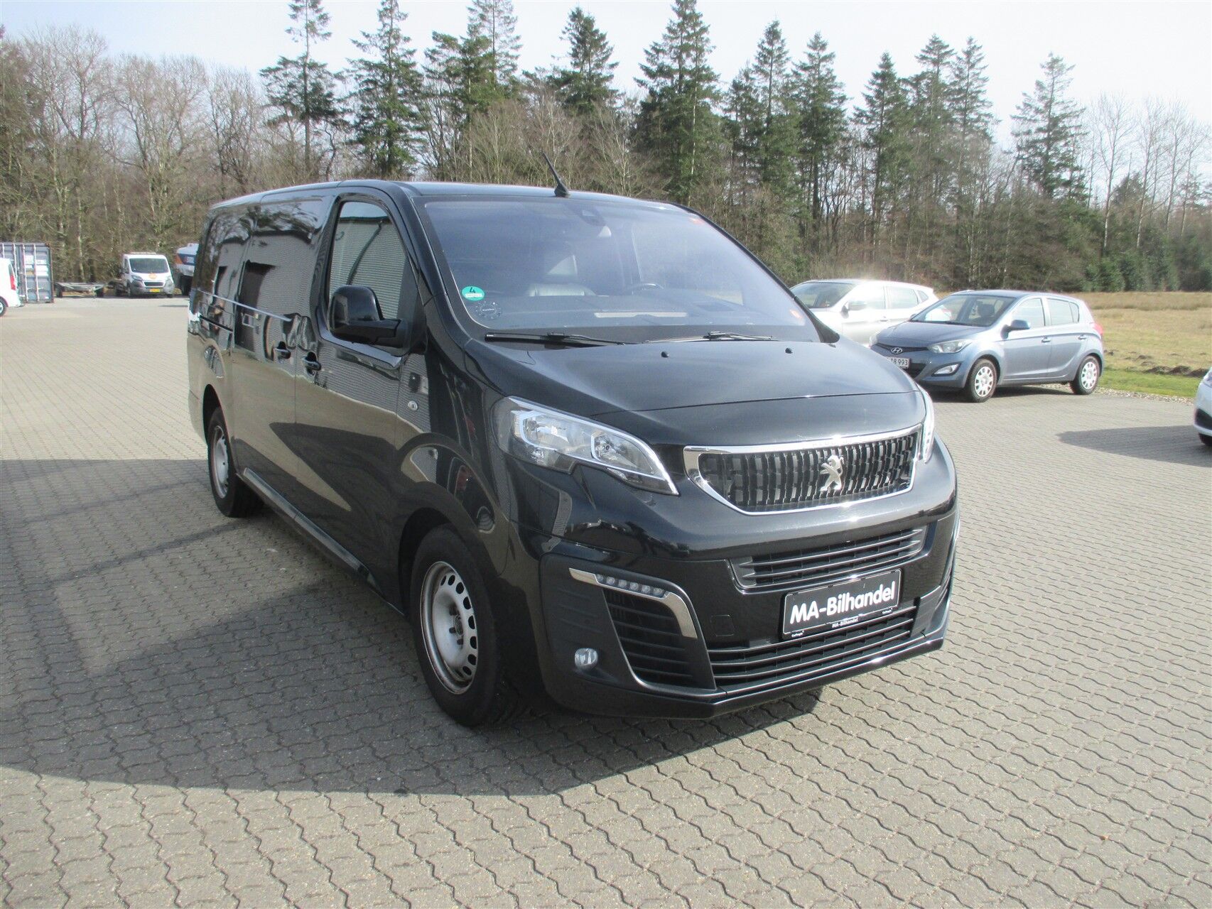 Billede af Peugeot Expert L3 2,0 BlueHDi Ultimate EAT6 180HK Van 6g Aut.