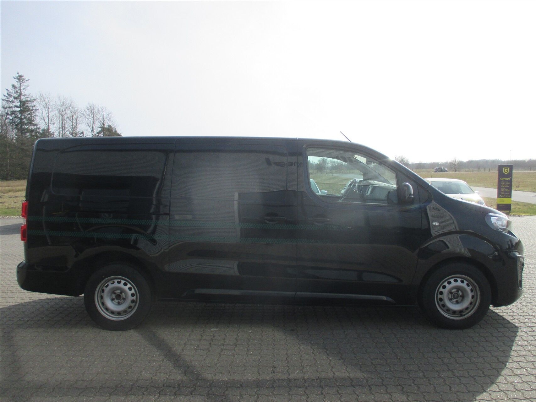 Billede af Peugeot Expert L3 2,0 BlueHDi Ultimate EAT6 180HK Van 6g Aut.