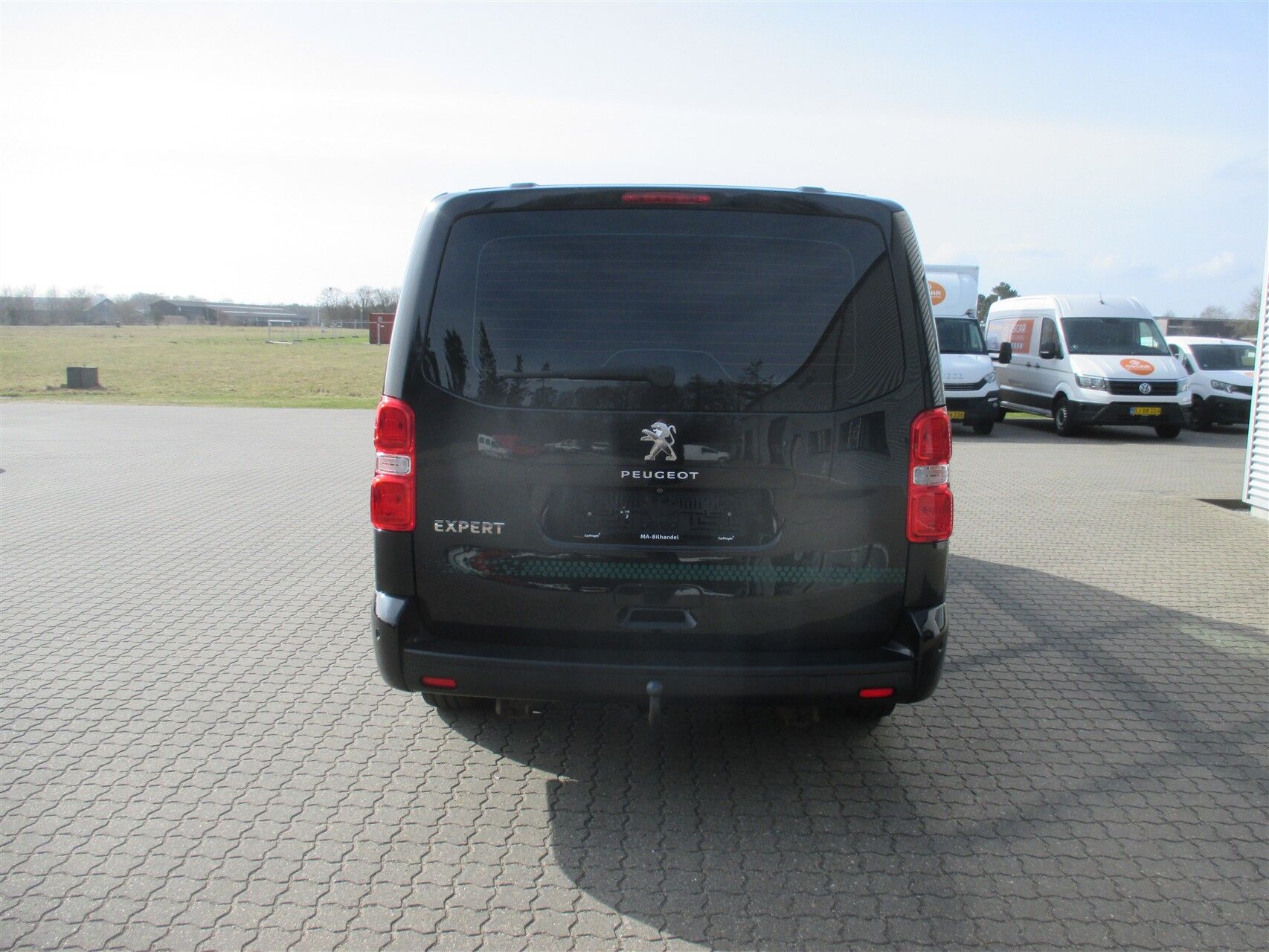 Billede af Peugeot Expert L3 2,0 BlueHDi Ultimate EAT6 180HK Van 6g Aut.
