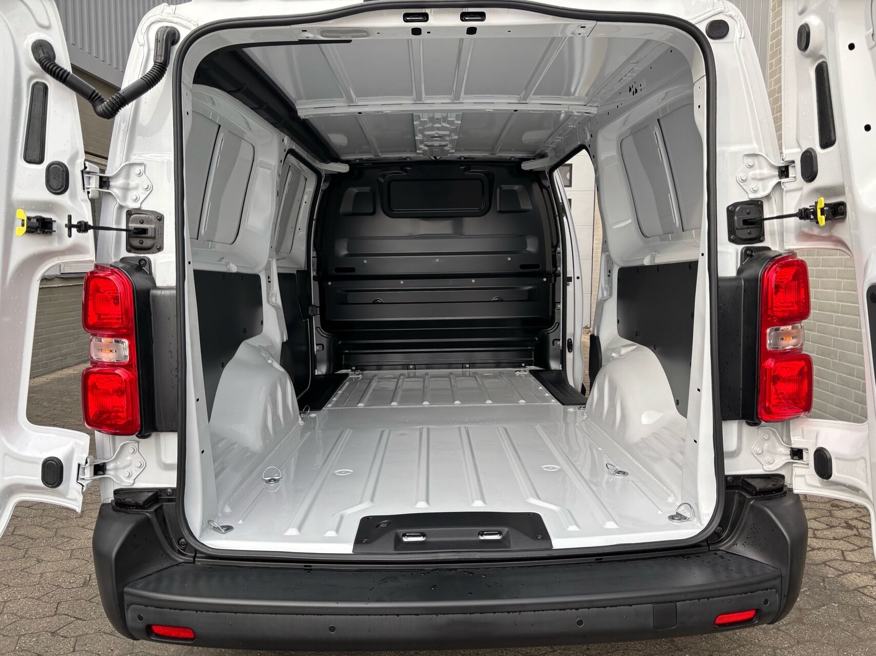 Billede af Fiat E-Scudo L3H1 EL Business 136HK Van Aut.