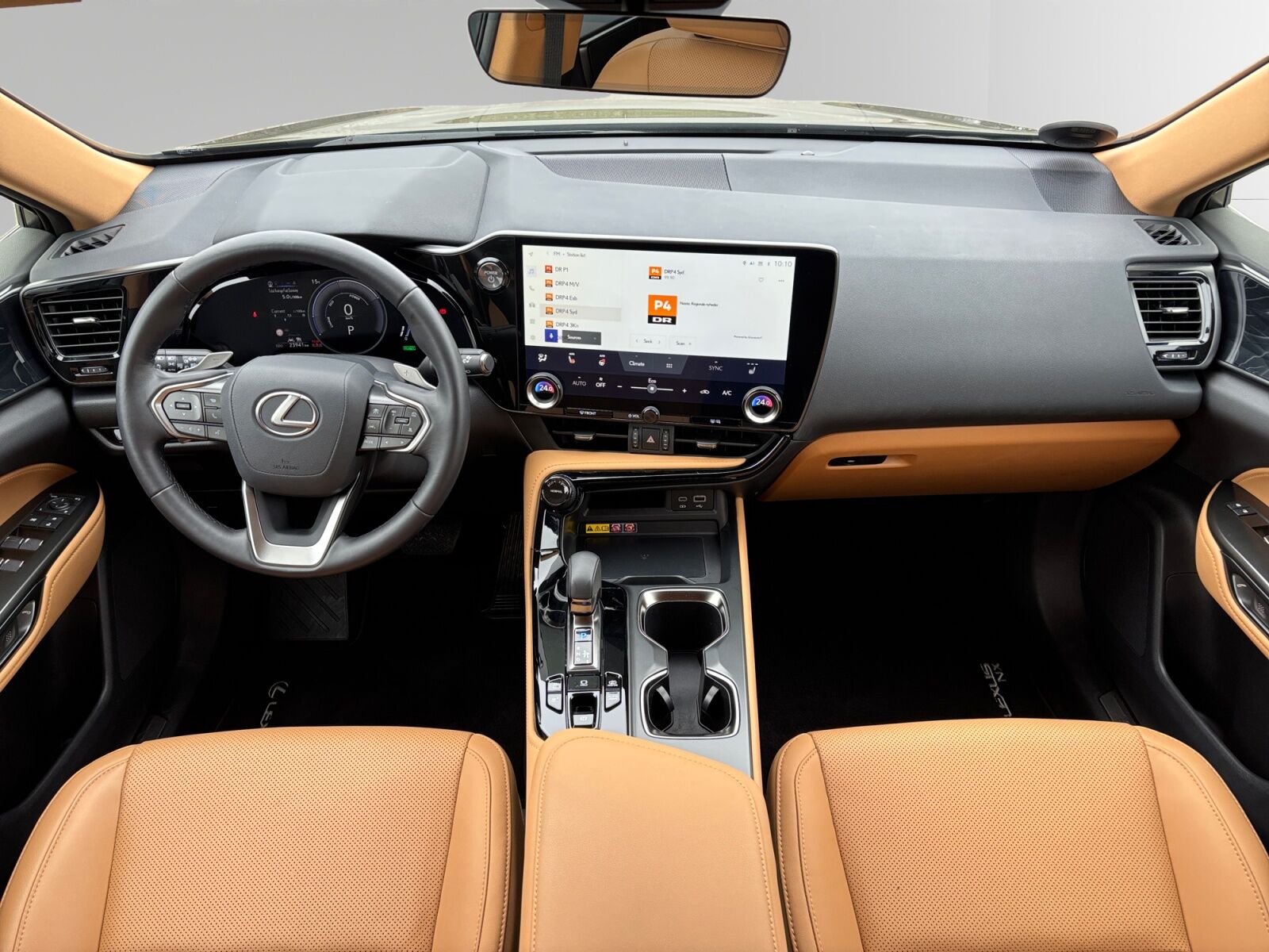 Billede af Lexus NX 450h+ 2,5 Plugin-hybrid Business Plus 4WD 309HK 5d Trinl. Gear