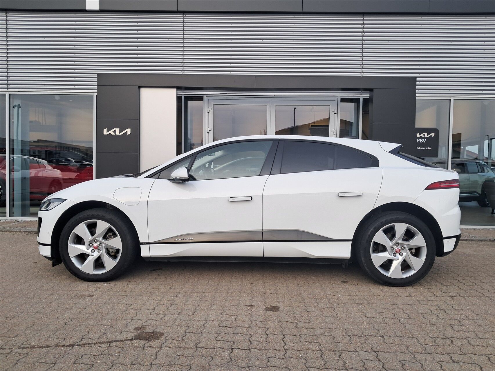 Billede af Jaguar I-PACE 90 kWh EL SE AWD 320HK 5d 8g Aut.