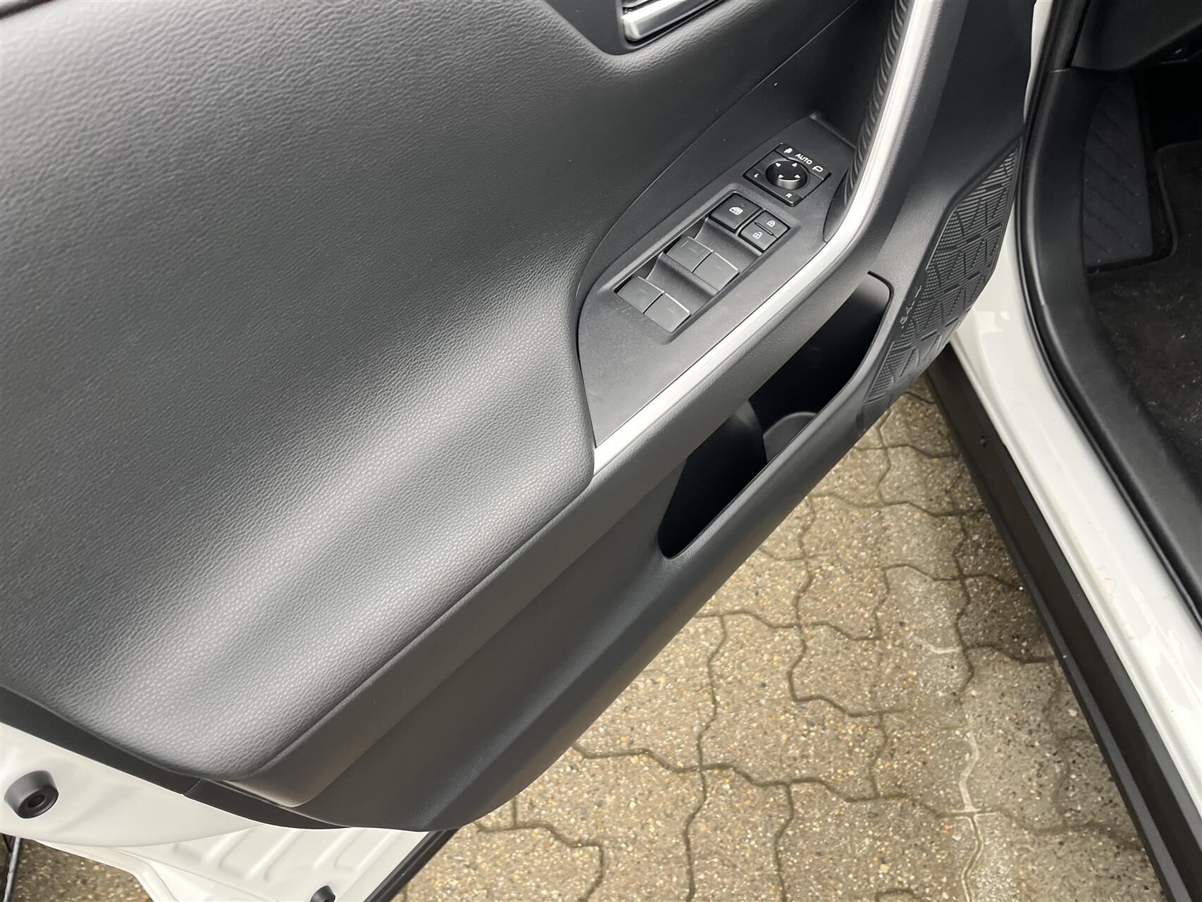 Billede af Toyota RAV4 Plug-in 2,5 Plugin-hybrid H3 AWD 306HK 5d 6g Aut.