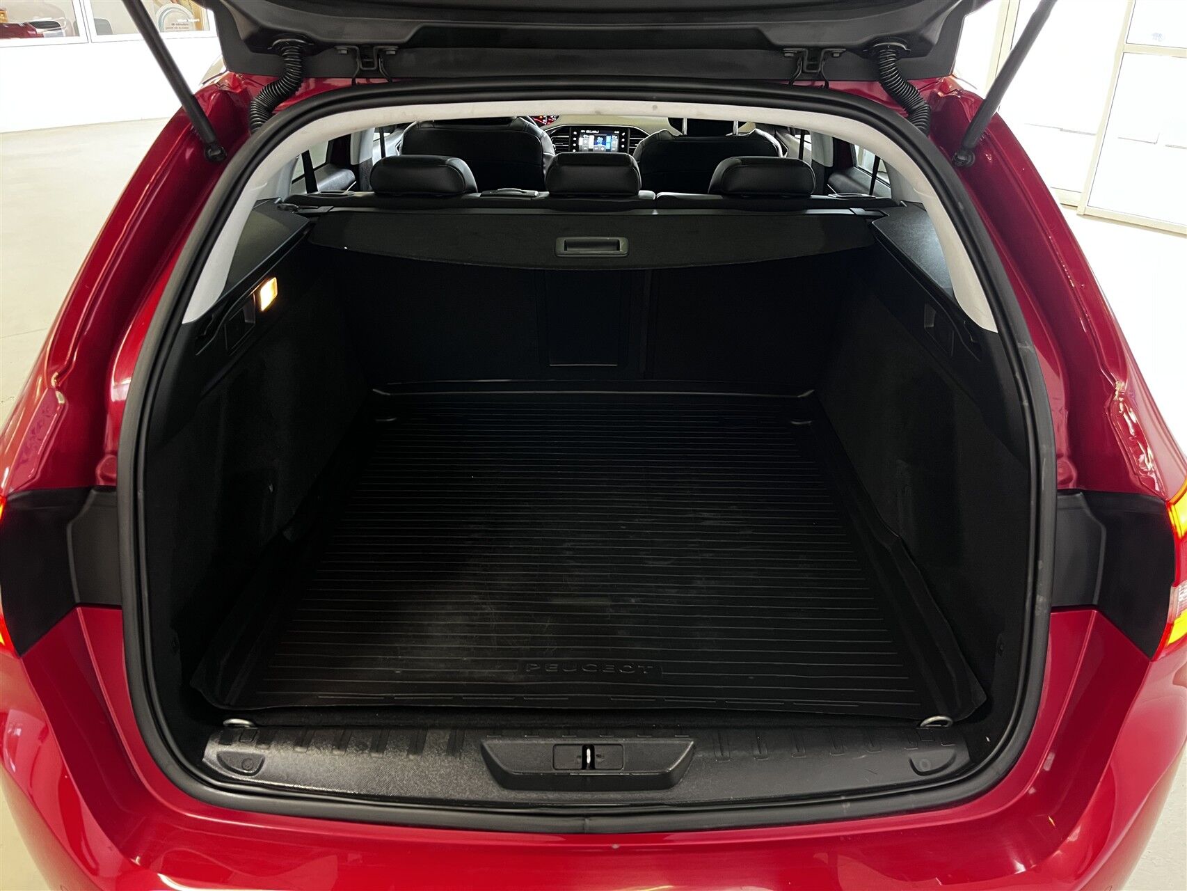 Billede af Peugeot 308 SW 1,6 BlueHDi Allure EAT6 120HK Stc 6g Aut.