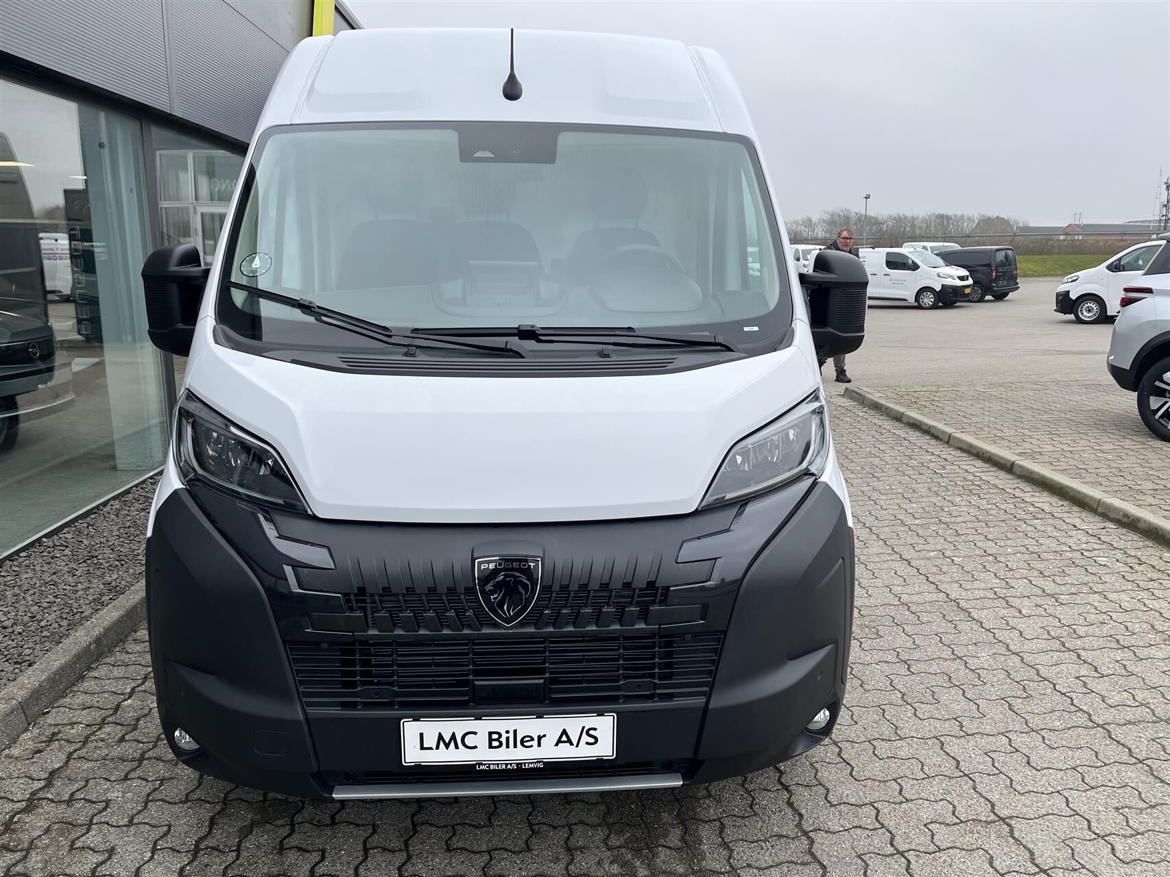 Billede af Peugeot e-Boxer 435 L3H2 EL Premium 270HK Van Aut.