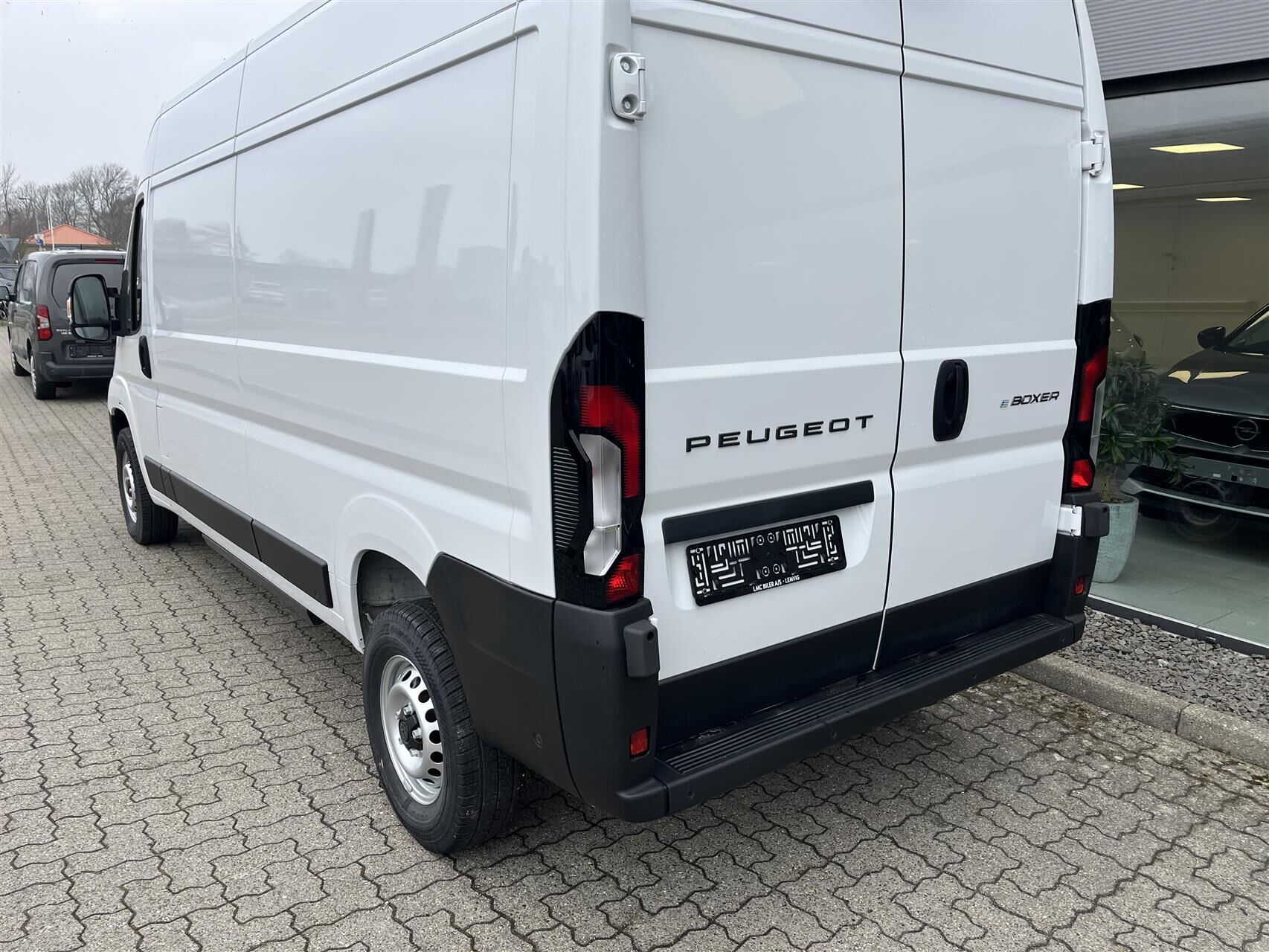 Billede af Peugeot e-Boxer 435 L3H2 EL Premium 270HK Van Aut.