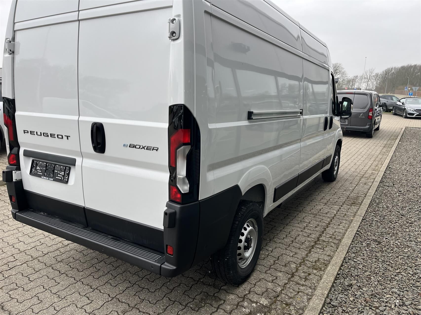 Billede af Peugeot e-Boxer 435 L3H2 EL Premium 270HK Van Aut.