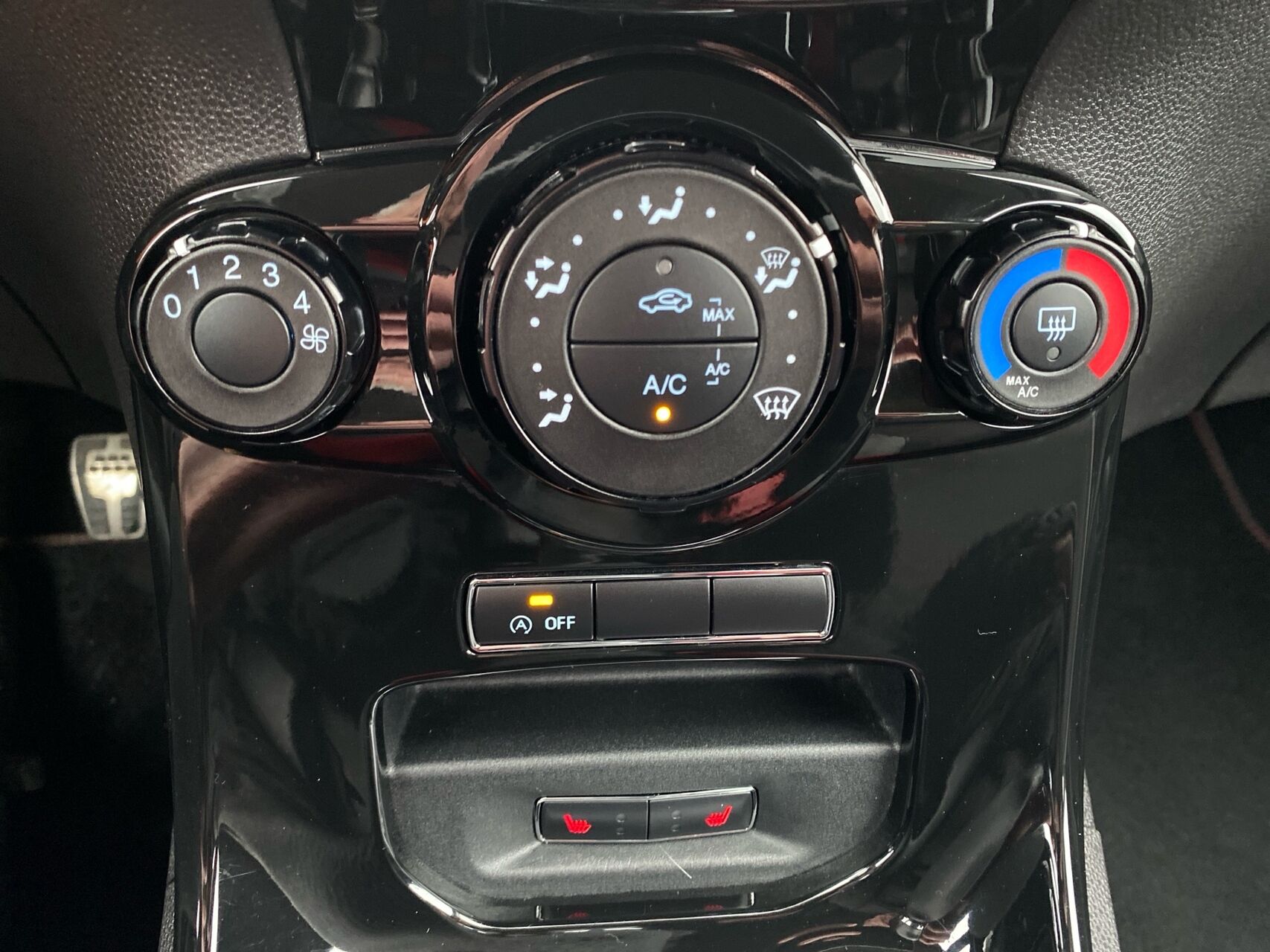 Billede af Ford Fiesta 1,0 EcoBoost Red Edition Start/Stop 140HK 3d