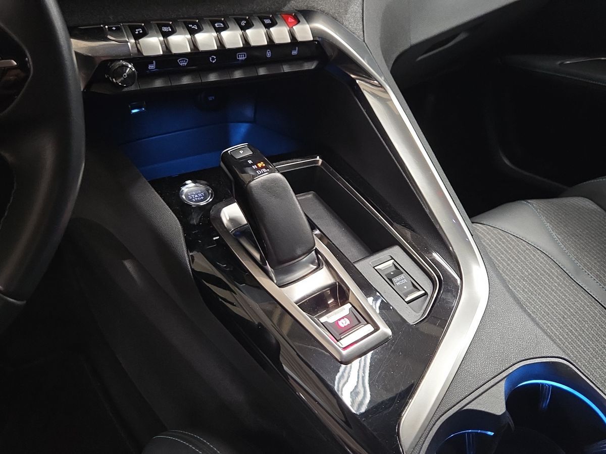 Billede af Peugeot 3008 1,6 PureTech  Plugin-hybrid First Selection EAT8 225HK 5d 8g Aut.