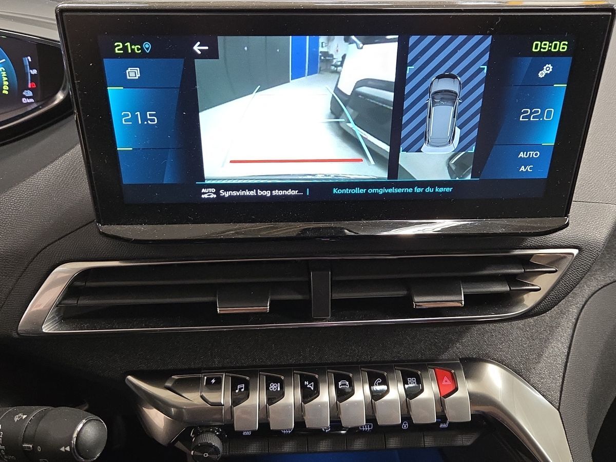 Billede af Peugeot 3008 1,6 PureTech  Plugin-hybrid First Selection EAT8 225HK 5d 8g Aut.
