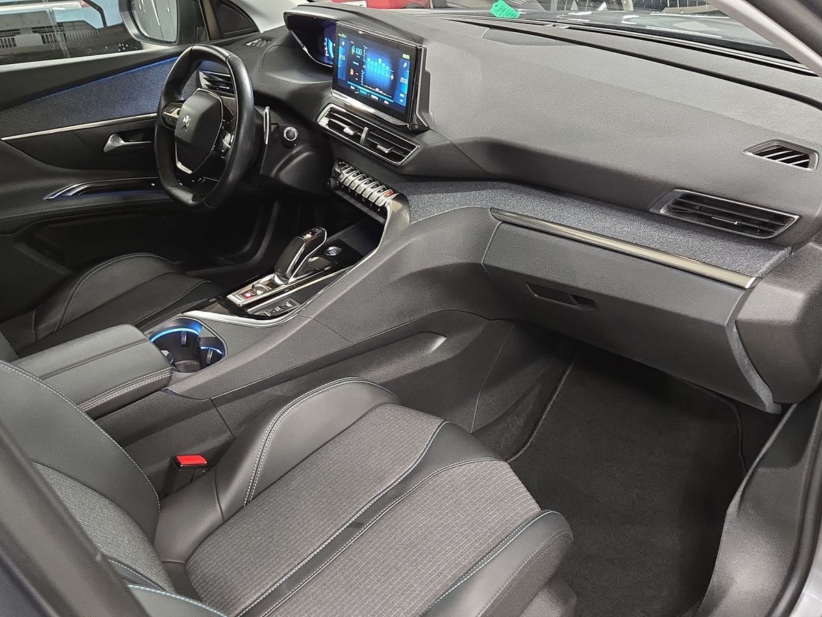 Billede af Peugeot 3008 1,6 PureTech  Plugin-hybrid First Selection EAT8 225HK 5d 8g Aut.