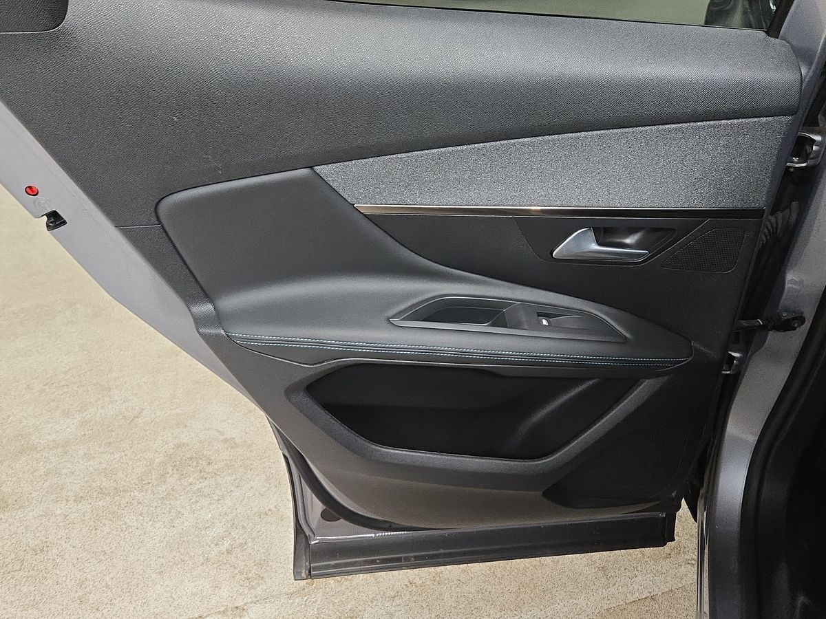 Billede af Peugeot 3008 1,6 PureTech  Plugin-hybrid First Selection EAT8 225HK 5d 8g Aut.