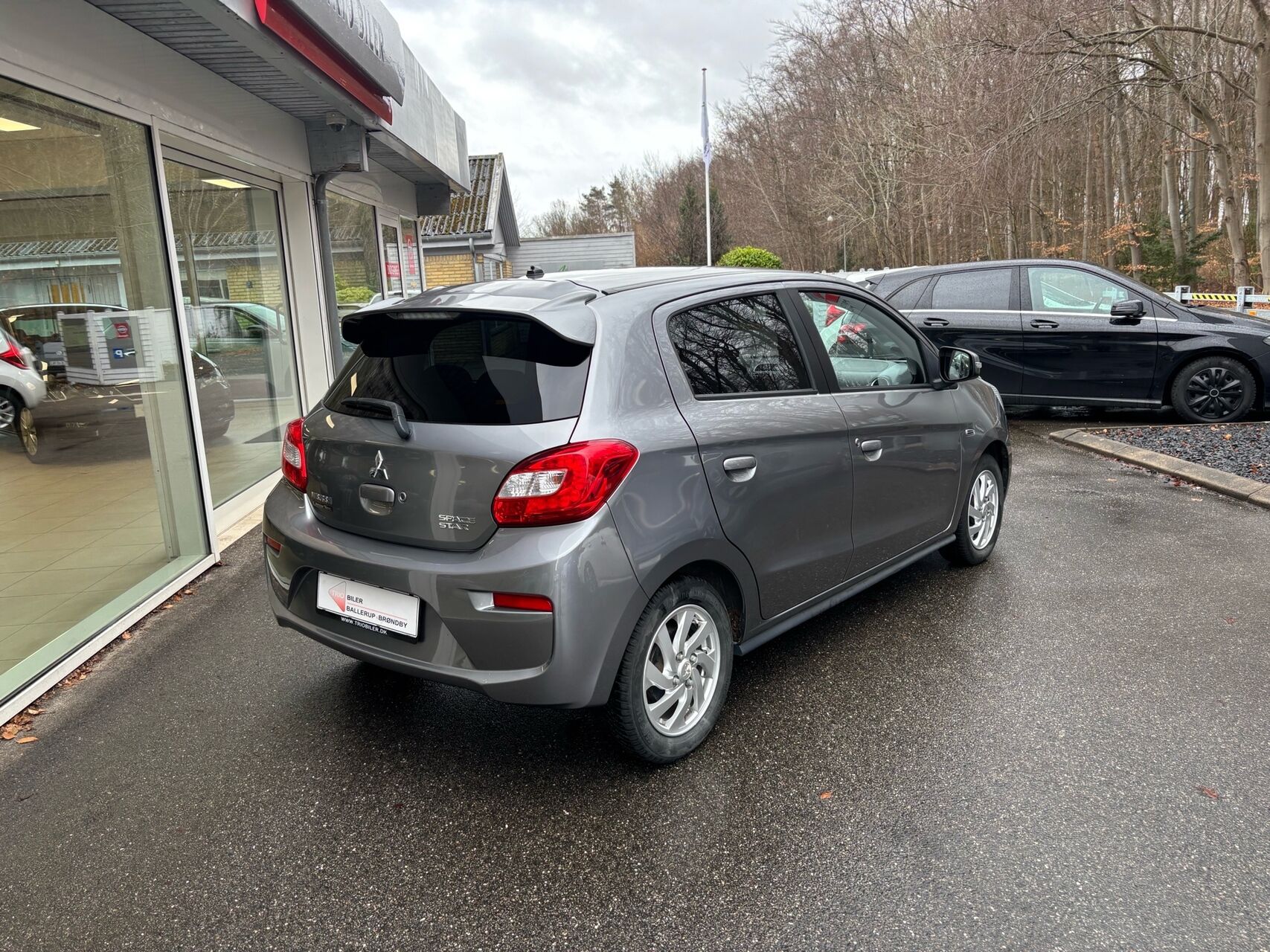 Billede af Mitsubishi Space Star 1,2 Invite+ CVT 80HK 5d Aut.