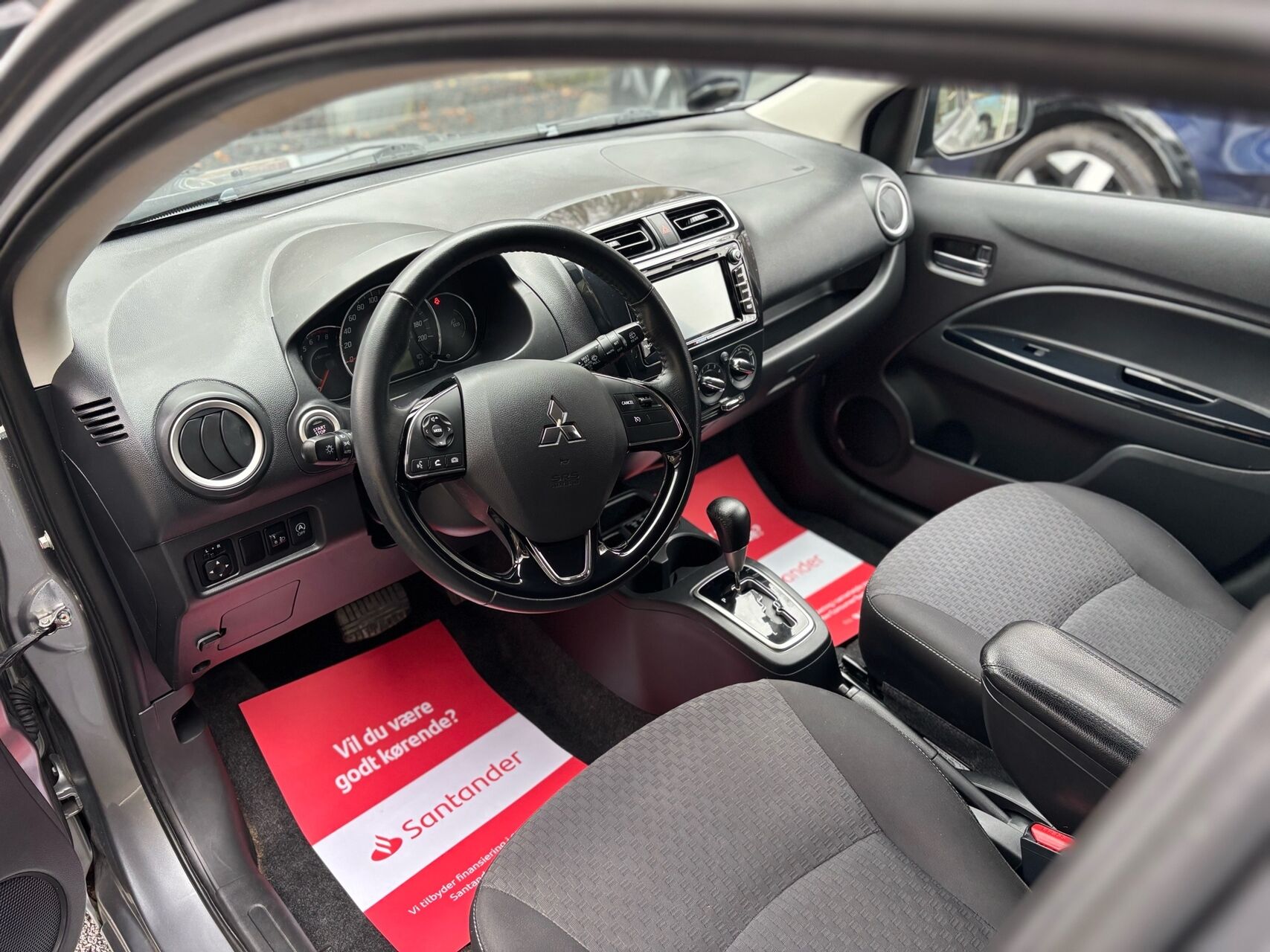 Billede af Mitsubishi Space Star 1,2 Invite+ CVT 80HK 5d Aut.