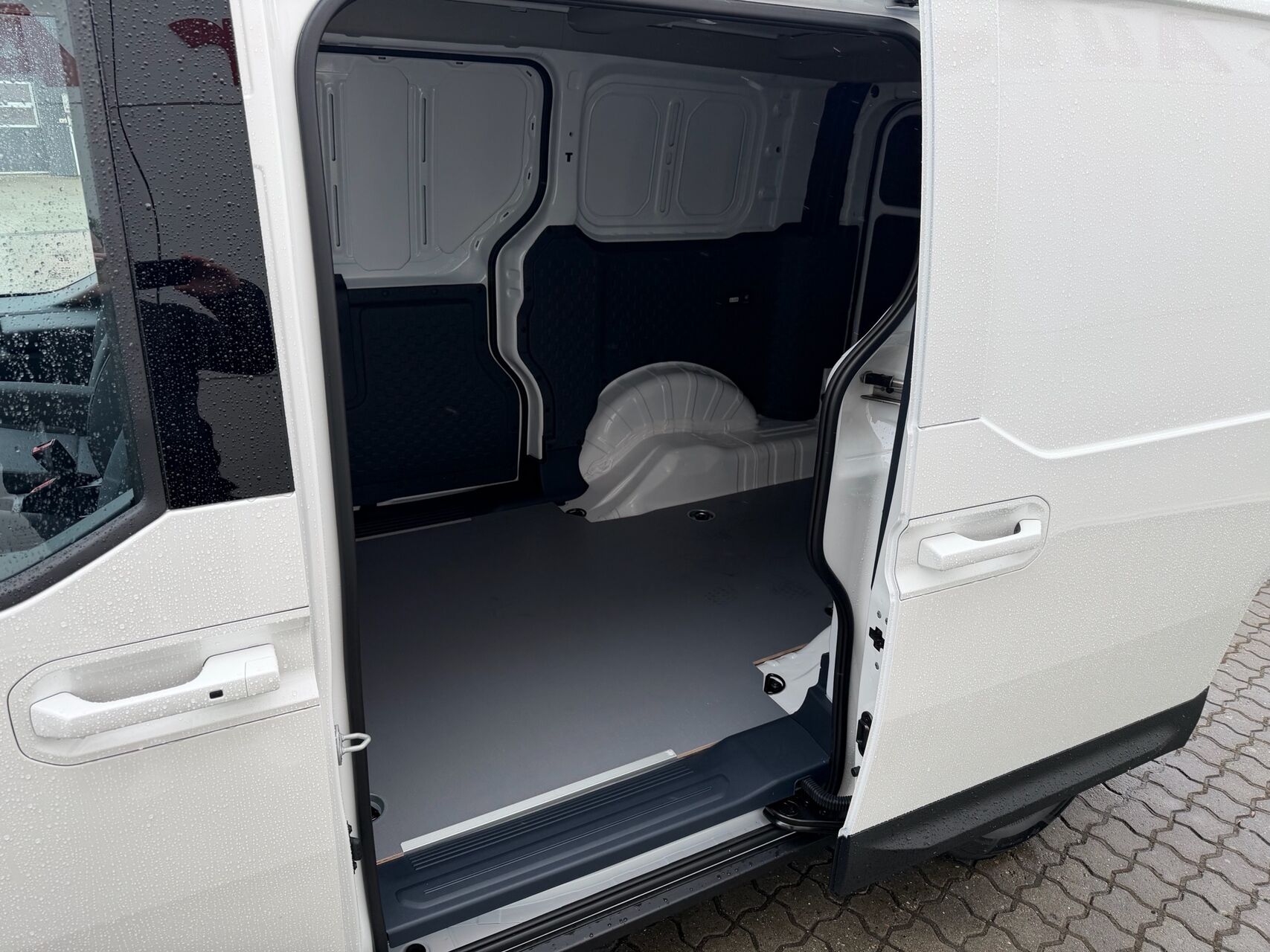 Billede af Kia PV5 Cargo L2H1 EL Long Range Work Pro 163HK Van Aut.