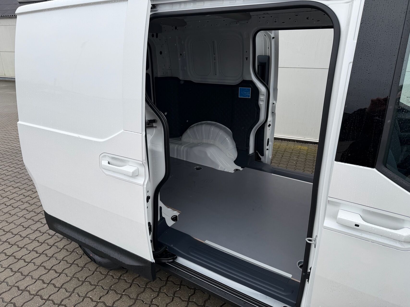 Billede af Kia PV5 Cargo L2H1 EL Long Range Work Pro 163HK Van Aut.