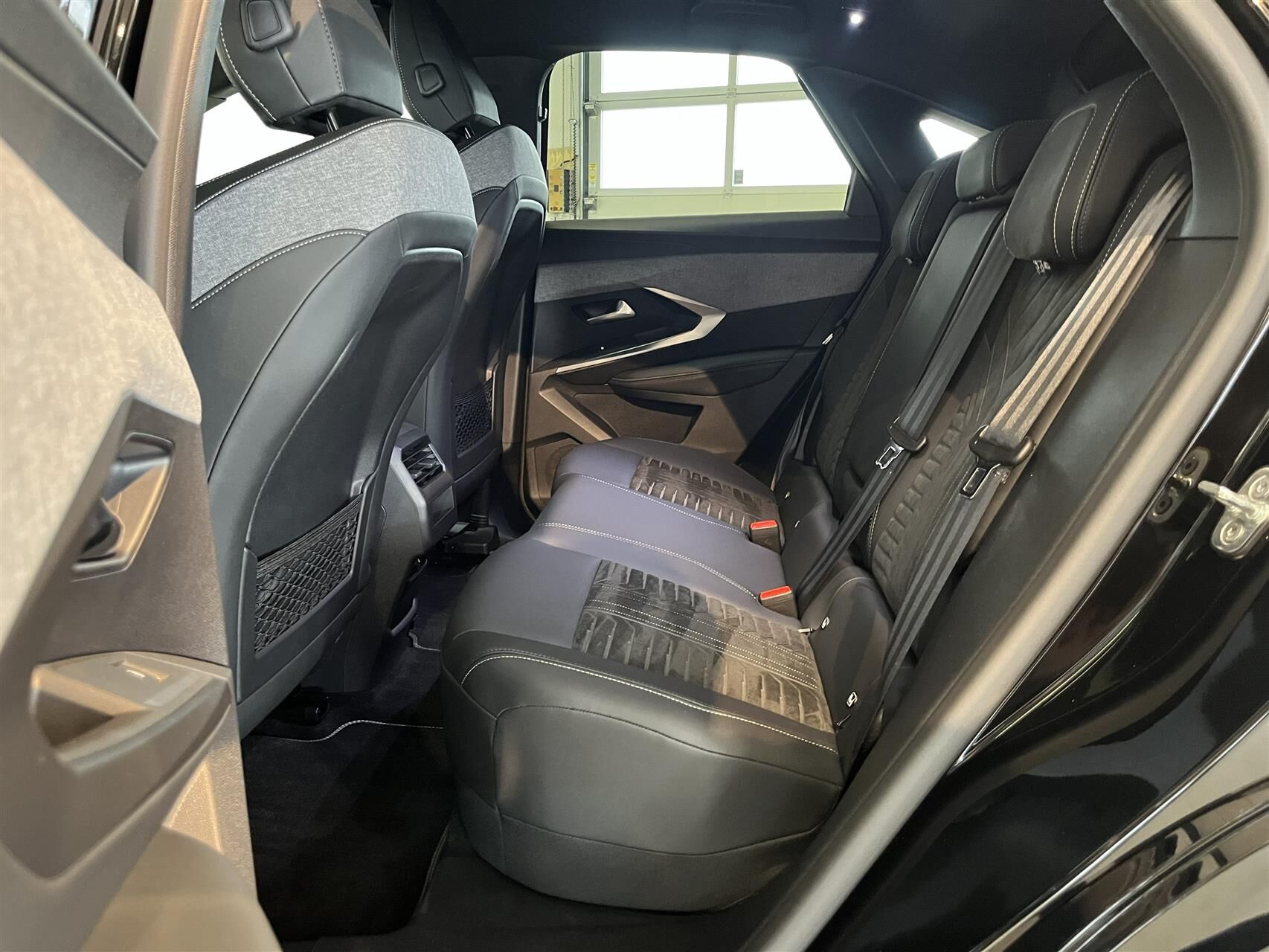 Billede af Peugeot e-3008 EL GT Pack 210HK 5d Aut.