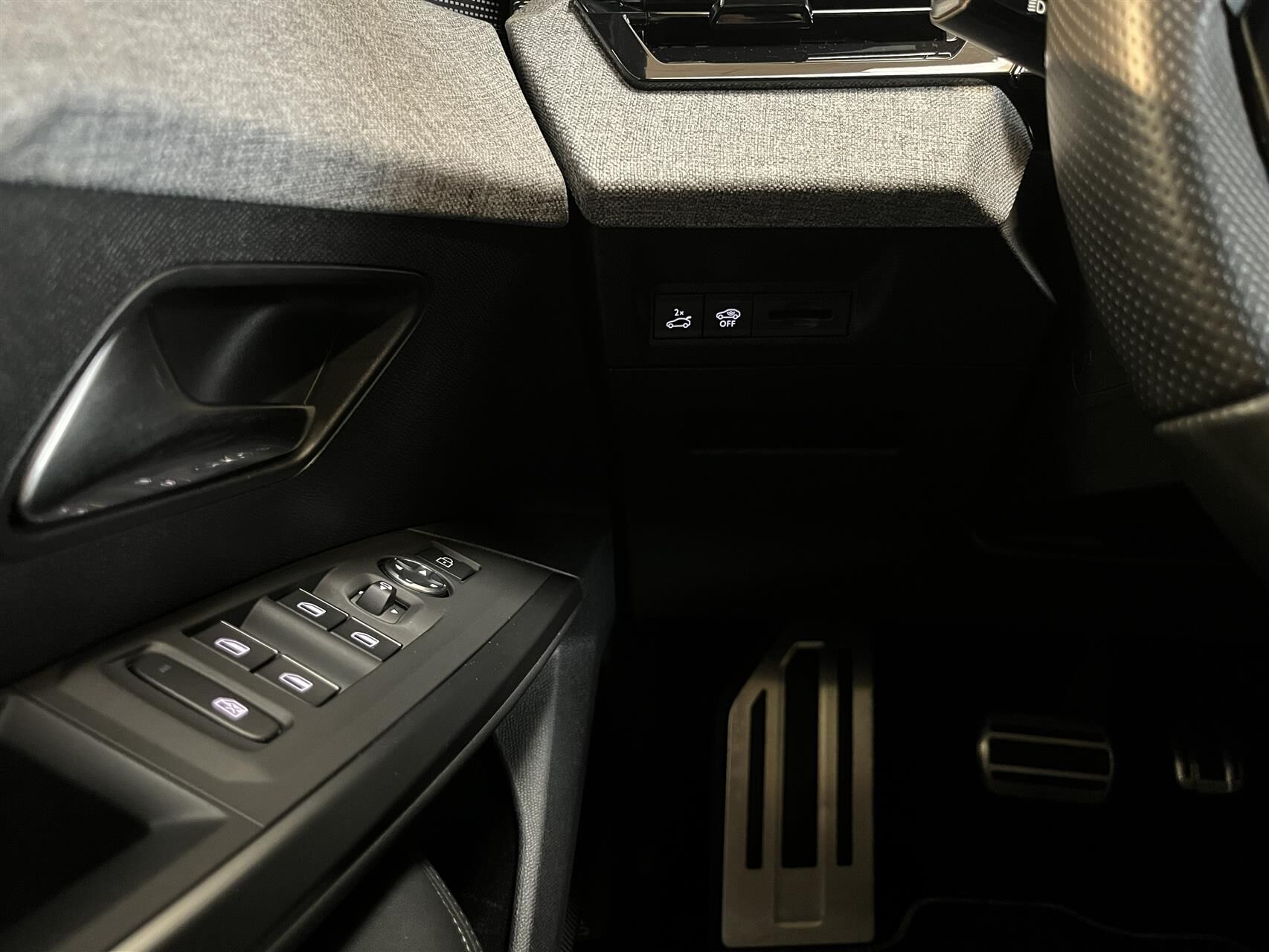 Billede af Peugeot e-3008 EL GT Pack 210HK 5d Aut.