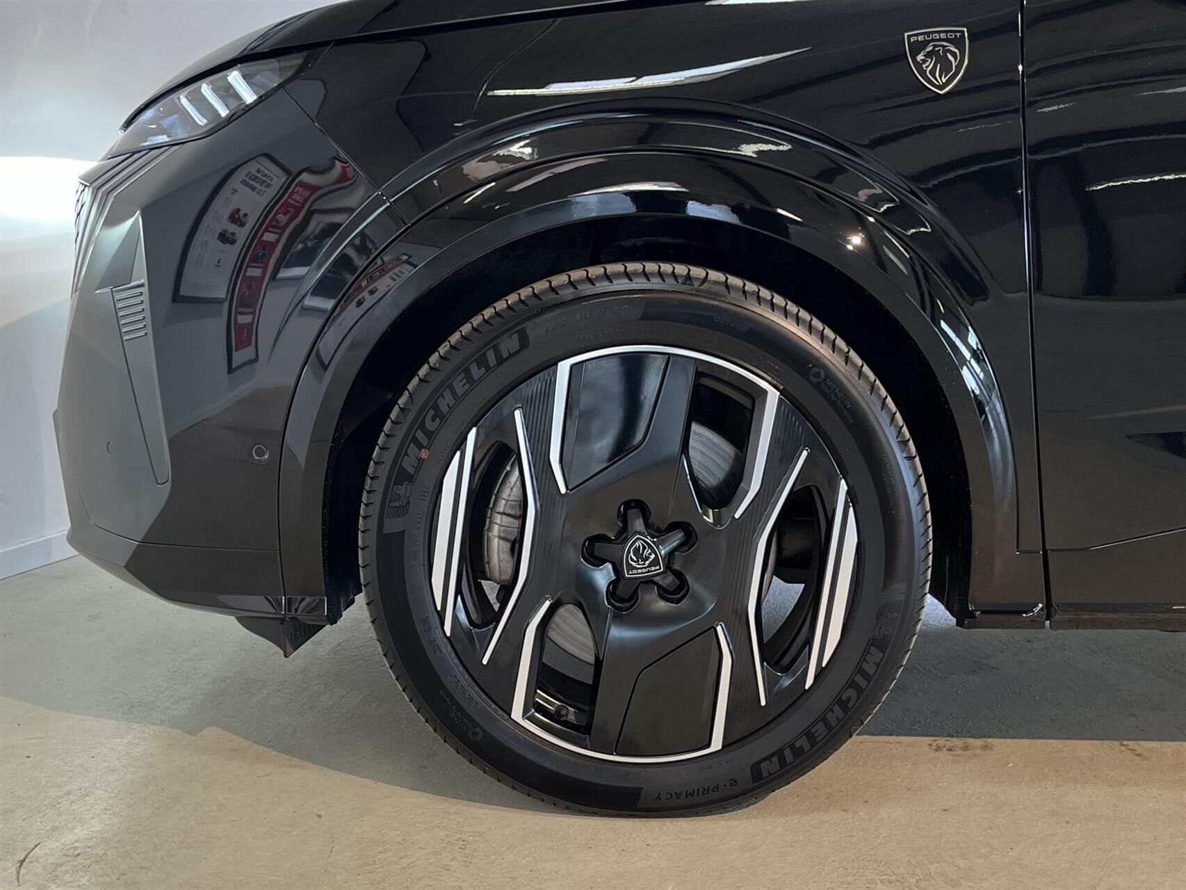 Billede af Peugeot e-3008 EL GT Pack 210HK 5d Aut.