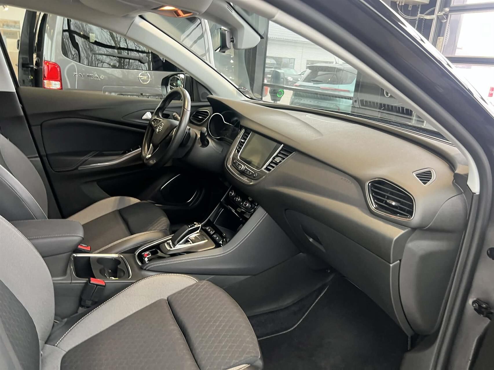 Billede af Opel Grandland X 1,6 PHEV  Plugin-hybrid Cosmo Prestige Pack 225HK 5d 8g Aut.