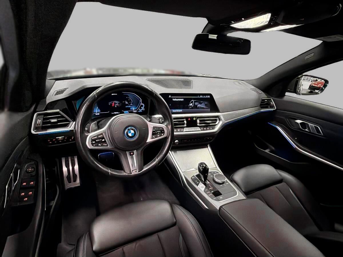 Billede af BMW 330e Touring 2,0 Plugin-hybrid M-Sport Steptronic 292HK Stc 8g Aut.