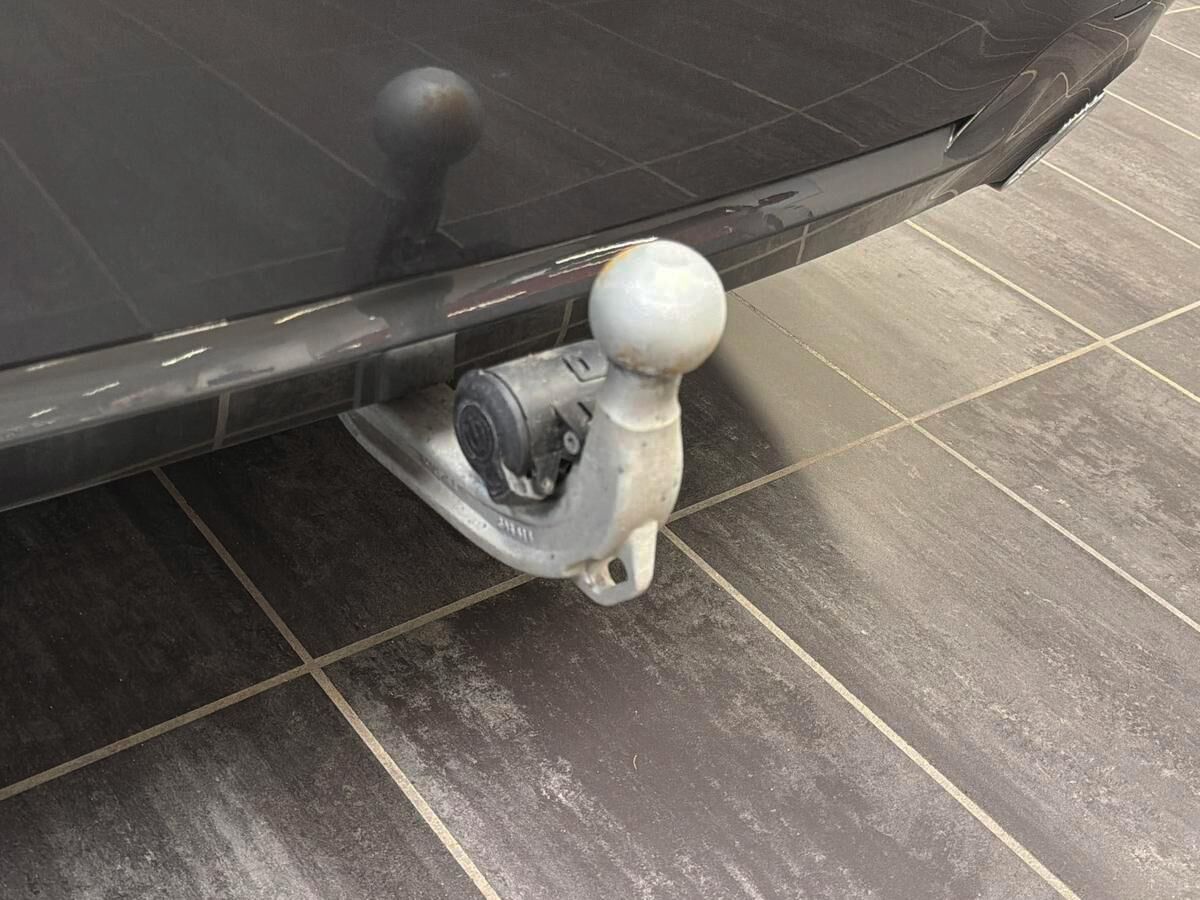 Billede af BMW 330e Touring 2,0 Plugin-hybrid M-Sport Steptronic 292HK Stc 8g Aut.