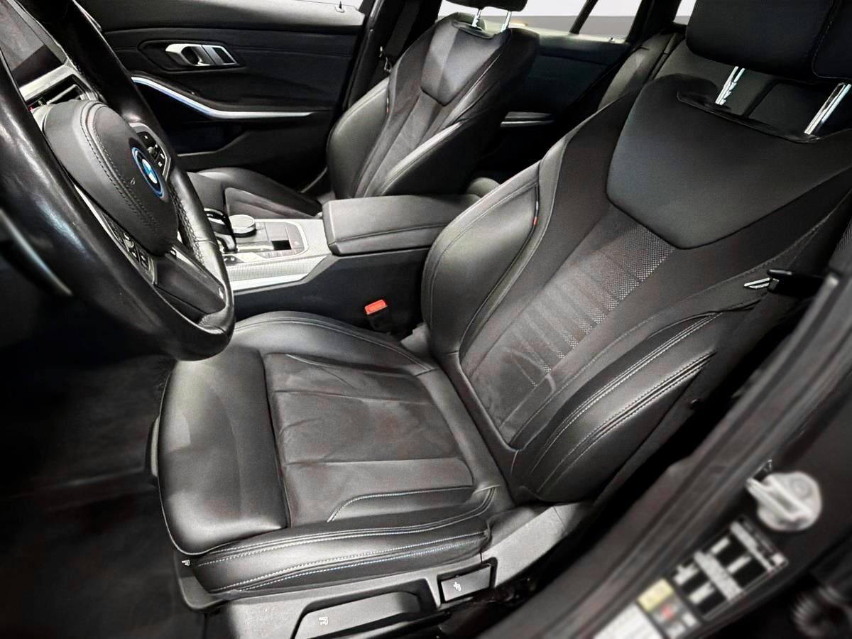 Billede af BMW 330e Touring 2,0 Plugin-hybrid M-Sport Steptronic 292HK Stc 8g Aut.
