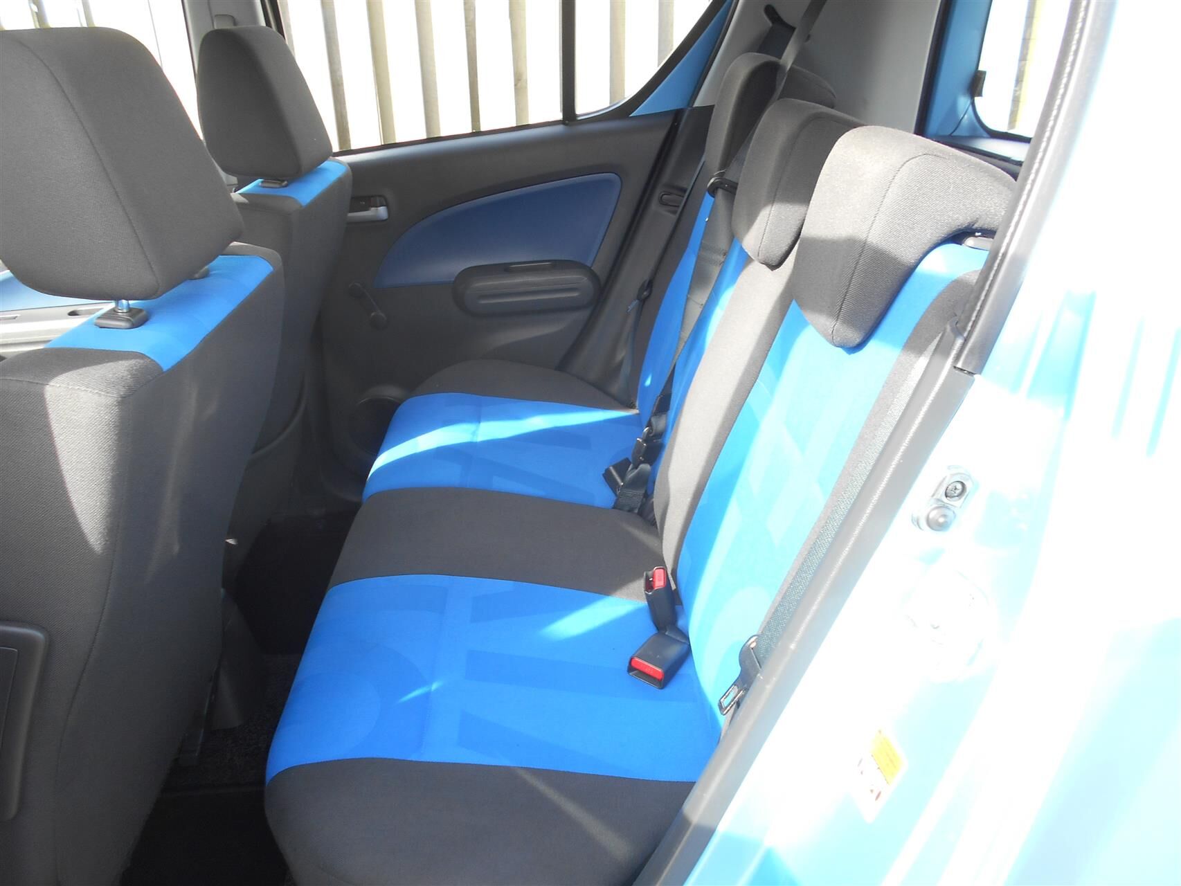 Billede af Opel Agila 1,0 12V Enjoy 65HK 5d