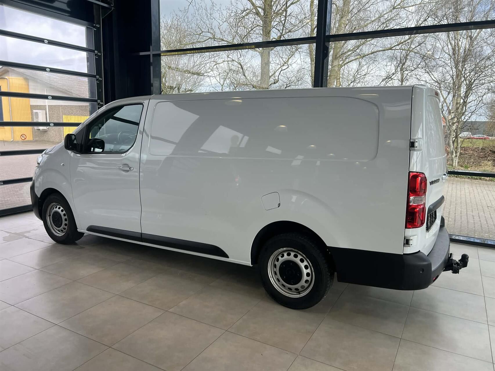Billede af Opel Vivaro L3V2 2,0 BlueHDi Enjoy+ AT8 145HK Van 8g Aut.
