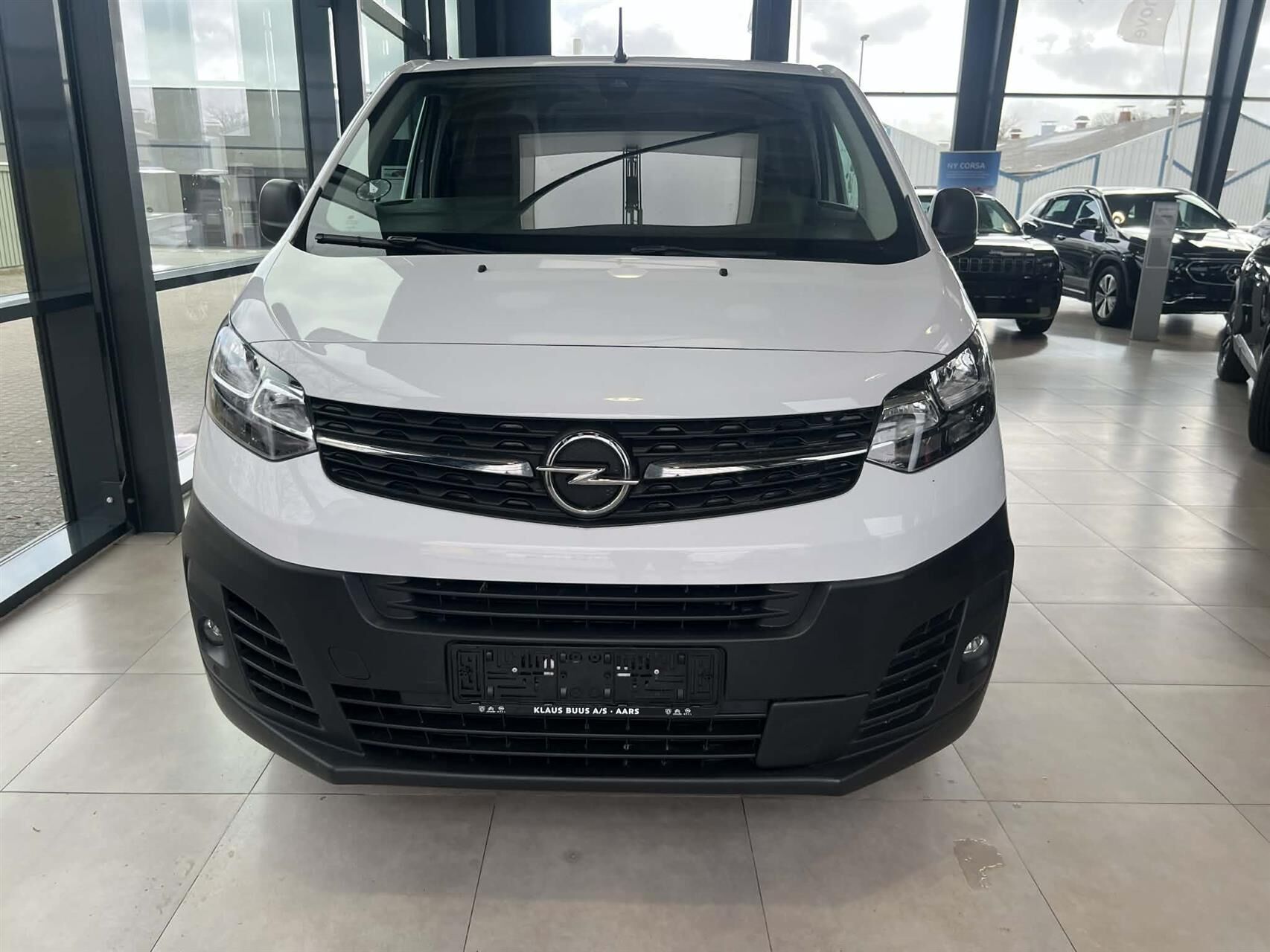 Billede af Opel Vivaro L3V2 2,0 BlueHDi Enjoy+ AT8 145HK Van 8g Aut.