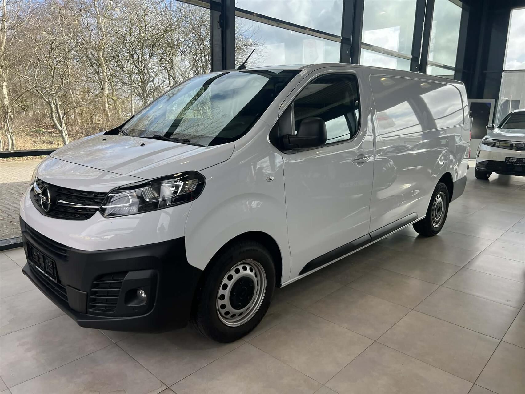 Billede af Opel Vivaro L3V2 2,0 BlueHDi Enjoy+ AT8 145HK Van 8g Aut.