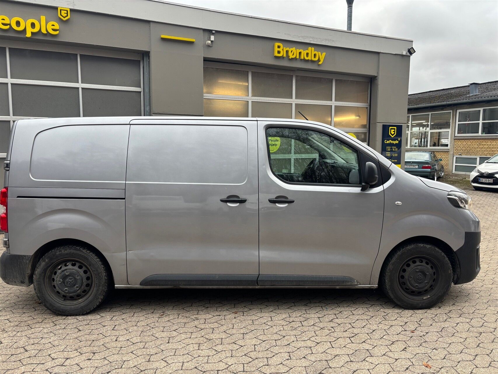 Billede af Toyota Proace Medium 1,5 D Comfort skydedør, dobb. bagdør u/ruder 120HK Van 6g