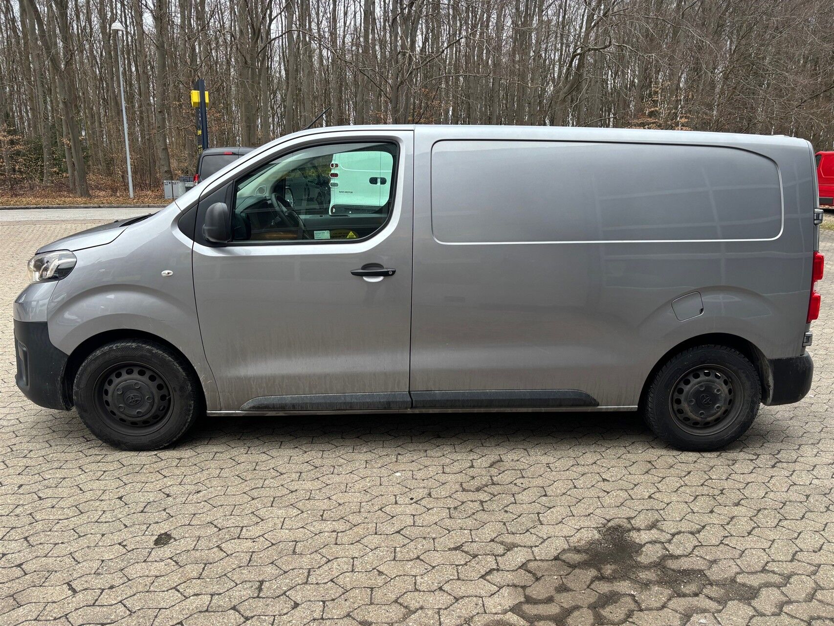 Billede af Toyota Proace Medium 1,5 D Comfort skydedør, dobb. bagdør u/ruder 120HK Van 6g