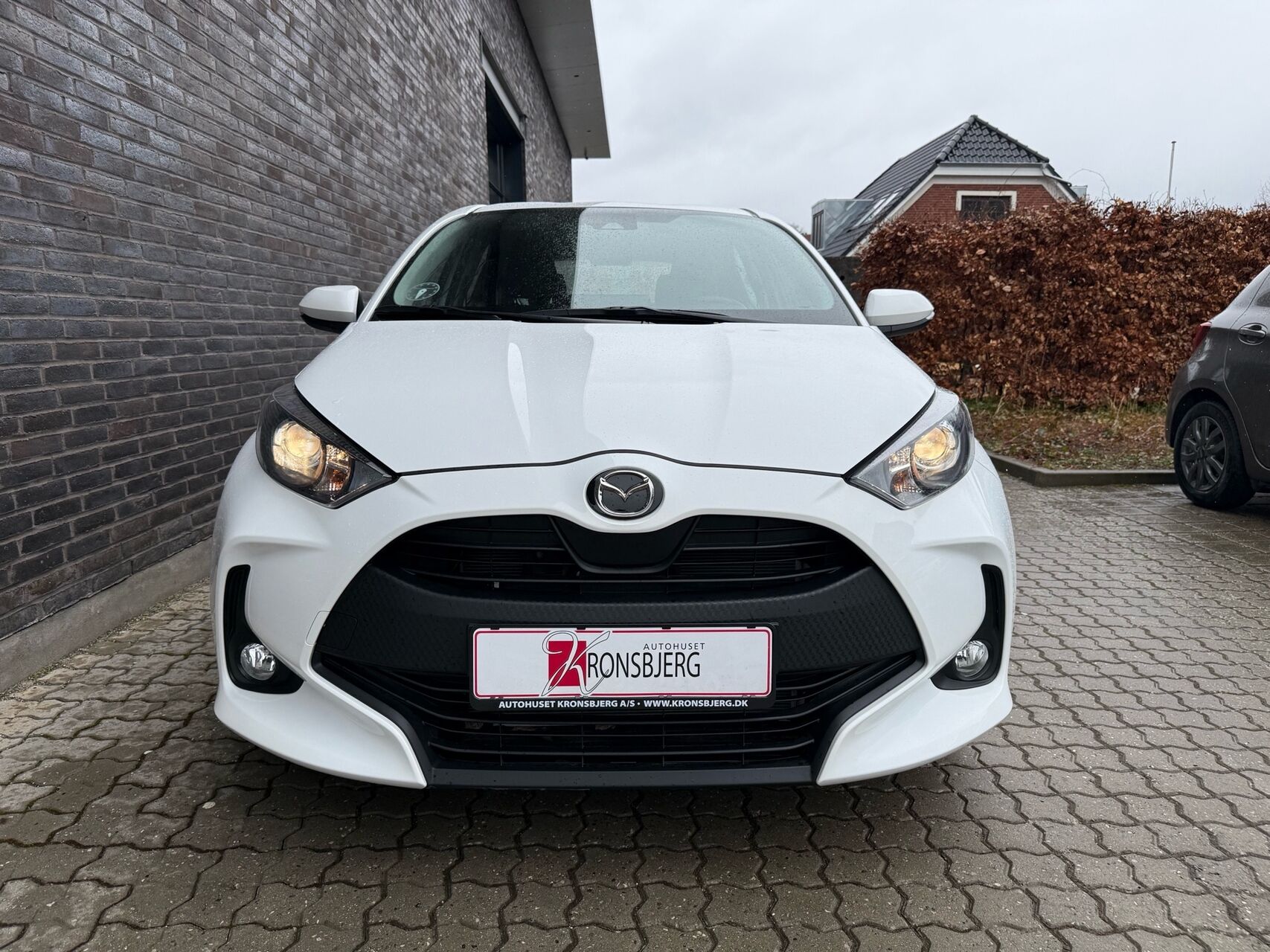 Billede af Mazda 2 1,5 VVT-I  Hybrid Pure Plus Pack CVT 116HK 5d Trinl. Gear