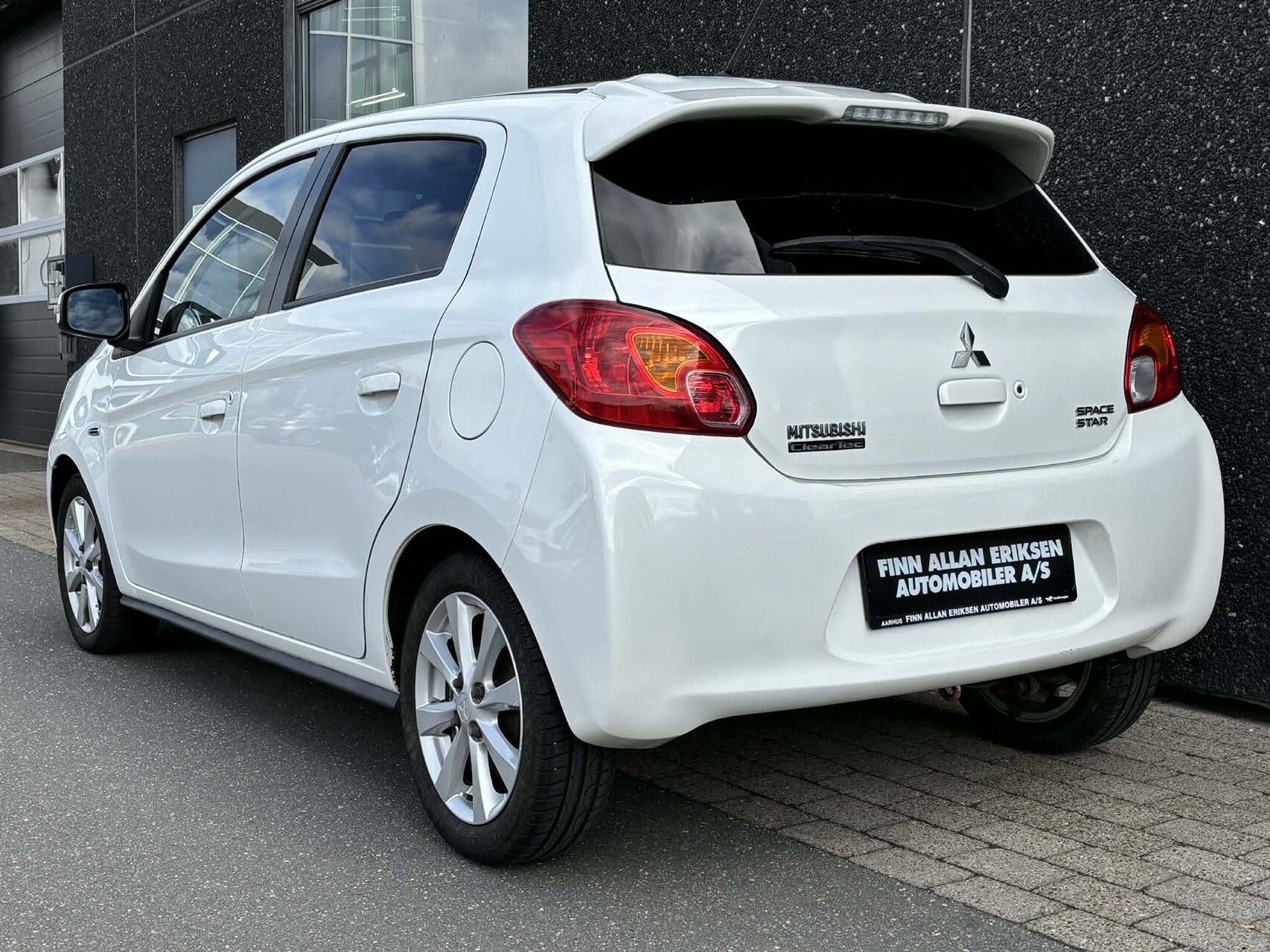 Billede af Mitsubishi Space Star 1,2 Intense CVT 80HK 5d Aut.