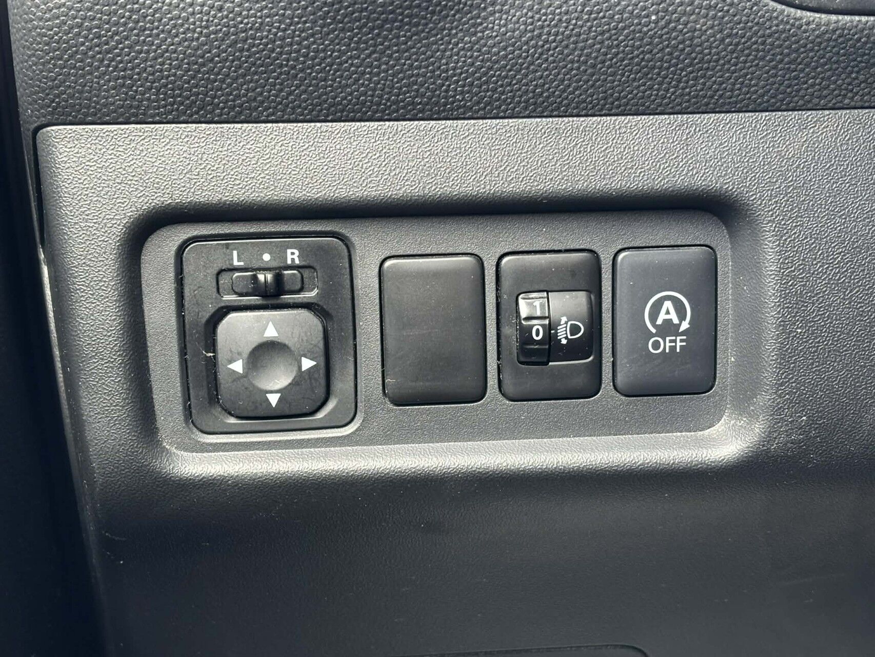 Billede af Mitsubishi Space Star 1,2 Intense CVT 80HK 5d Aut.