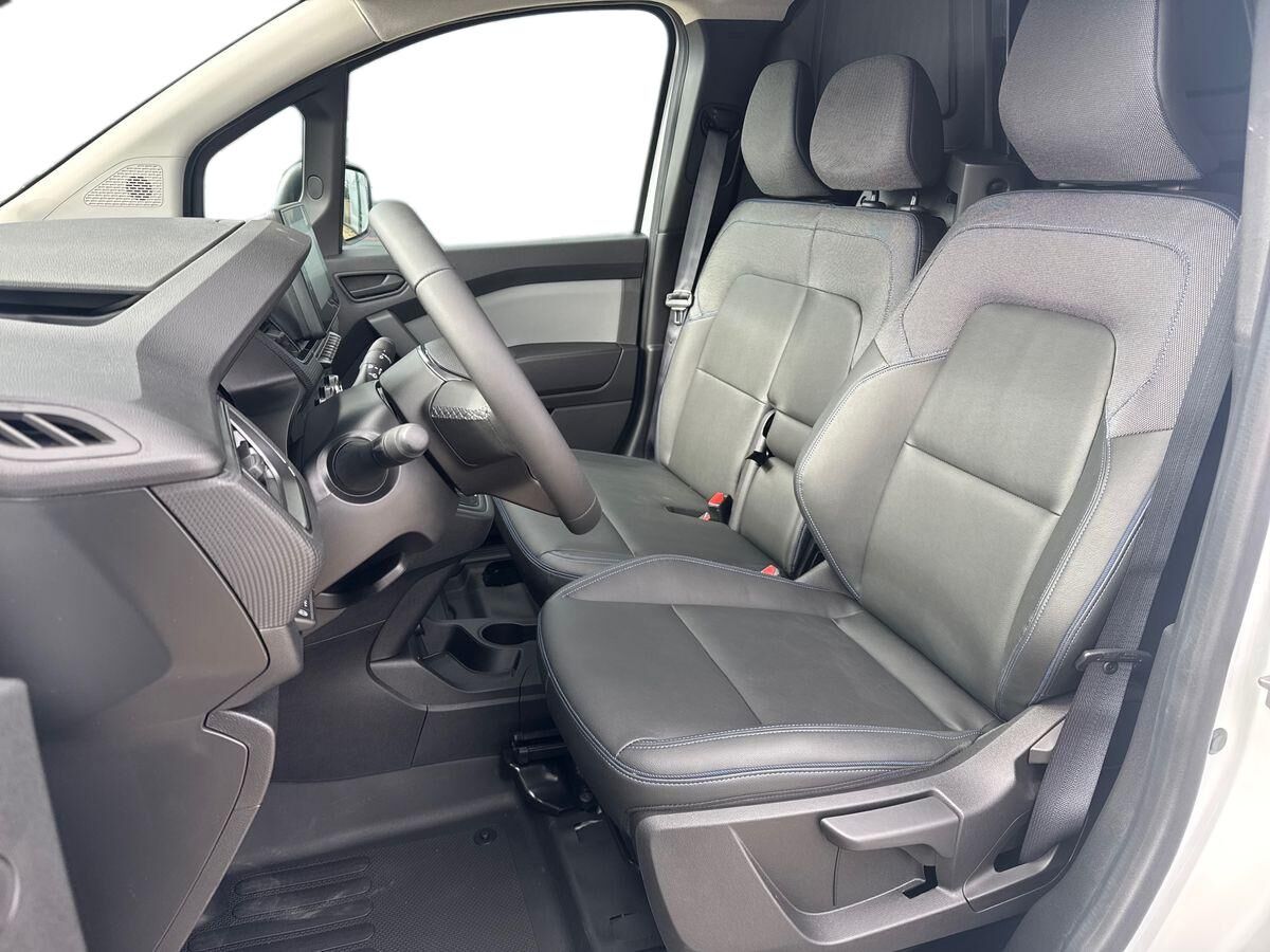 Billede af Nissan Townstar L2 3 Sæder EL N-Connecta 122HK Van Aut.