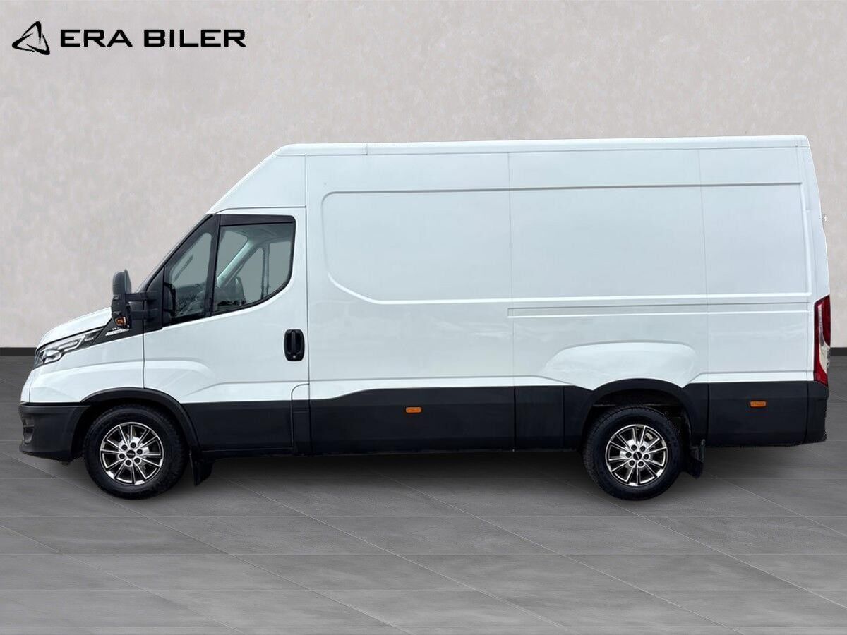 Billede af Iveco Daily 35S18 12m3 3,0 D Forza+ A8 V 176HK Van 8g Aut.