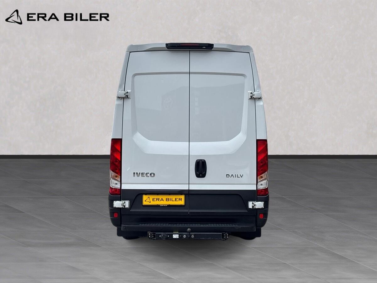 Billede af Iveco Daily 35S18 12m3 3,0 D Forza+ A8 V 176HK Van 8g Aut.