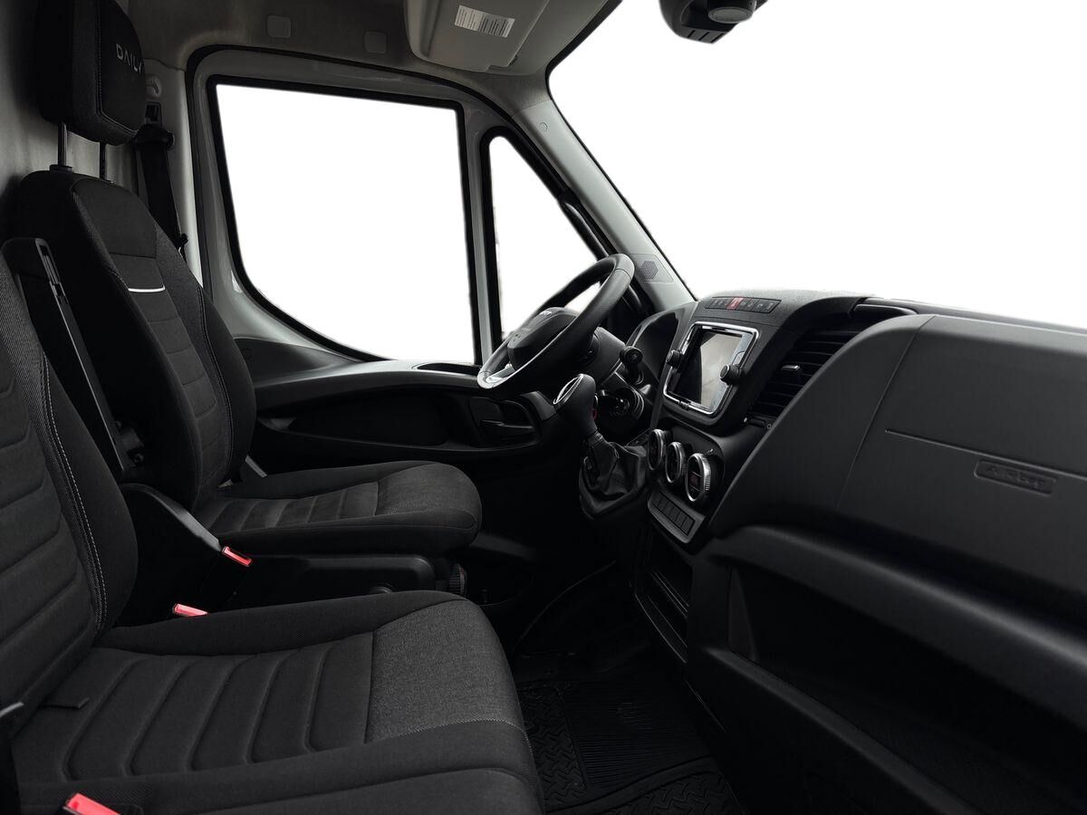 Billede af Iveco Daily 35S18 12m3 3,0 D Forza+ A8 V 176HK Van 8g Aut.