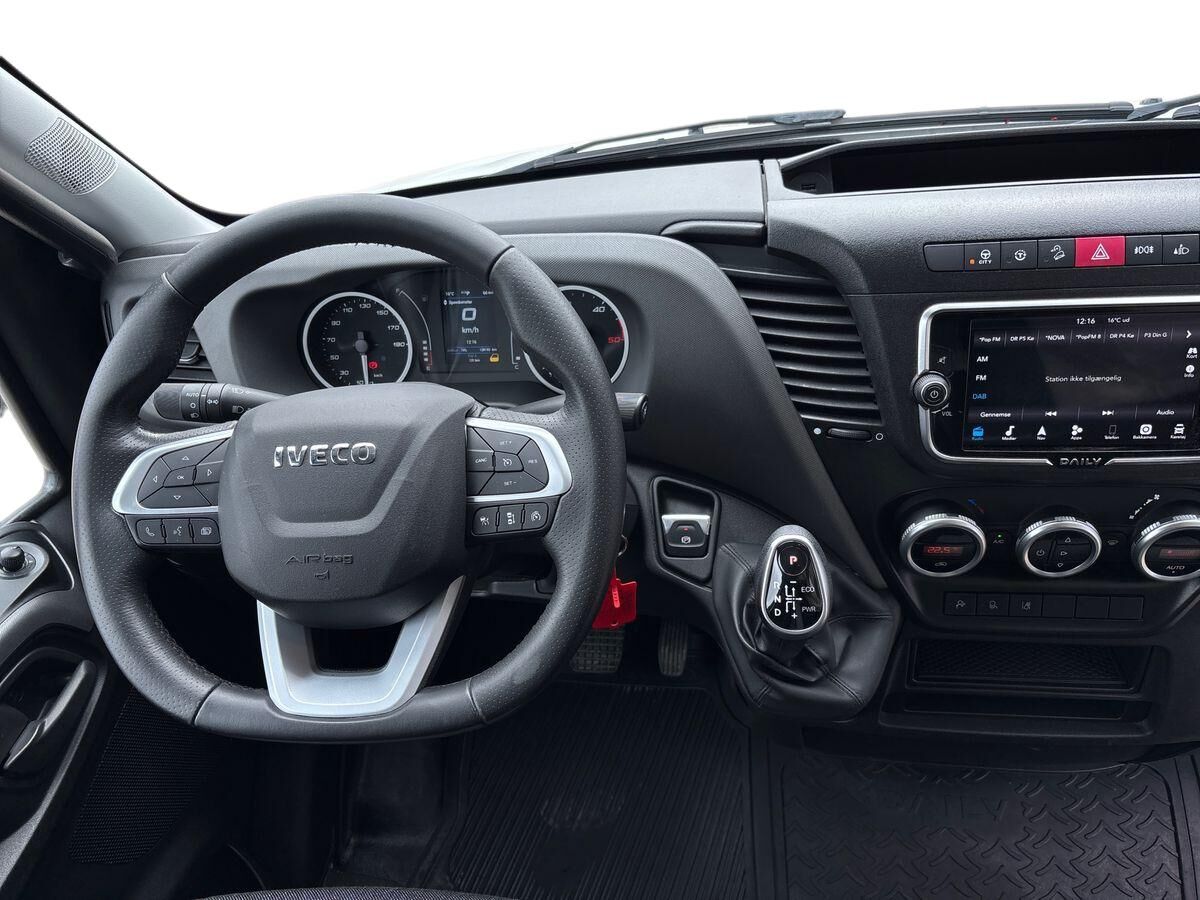 Billede af Iveco Daily 35S18 12m3 3,0 D Forza+ A8 V 176HK Van 8g Aut.
