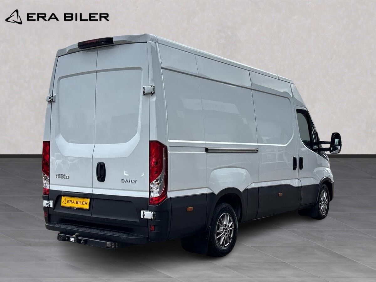 Billede af Iveco Daily 35S18 12m3 3,0 D Forza+ A8 V 176HK Van 8g Aut.