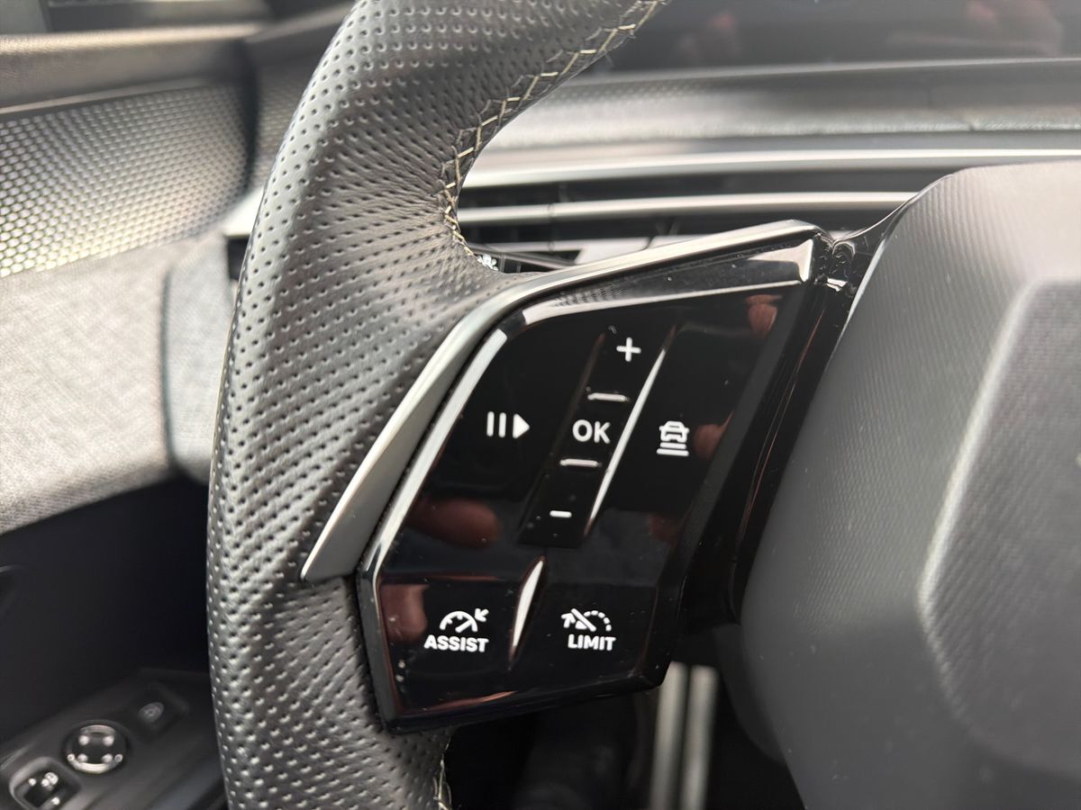 Billede af Peugeot e-3008 EL GT Pack 210HK 5d Aut.