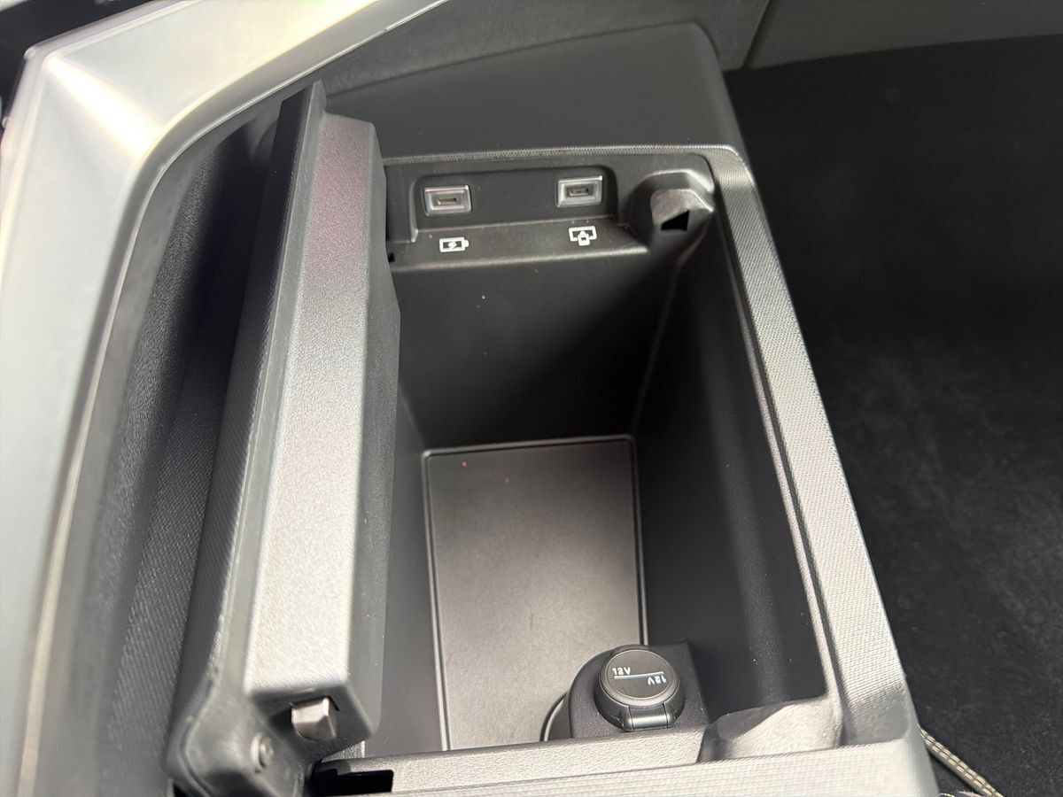 Billede af Peugeot e-3008 EL GT Pack 210HK 5d Aut.